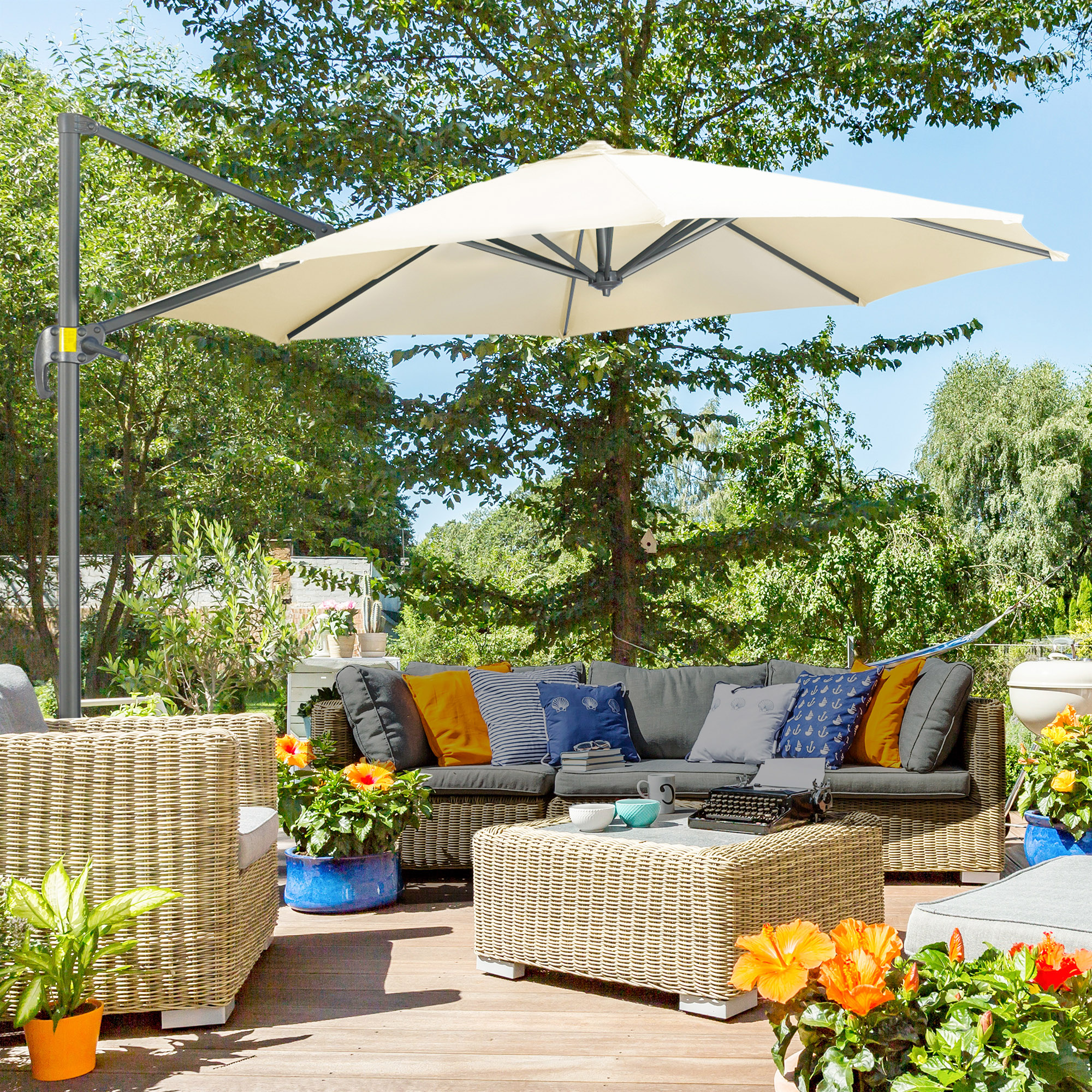 Outsunny Sonnenschirm Ø 3 m oktogonal neigbar mit Kurbel und Ständer aus Stahl creme