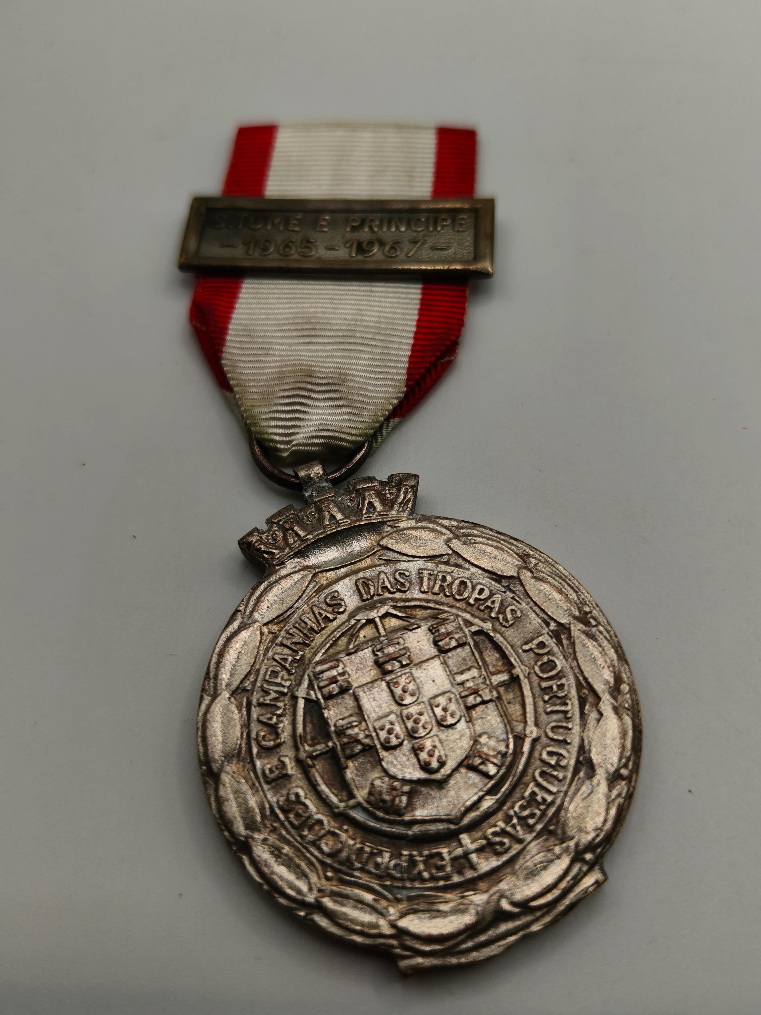 Medalla colonial Acci��n Santo Tom�� guerra colonial portuguesa