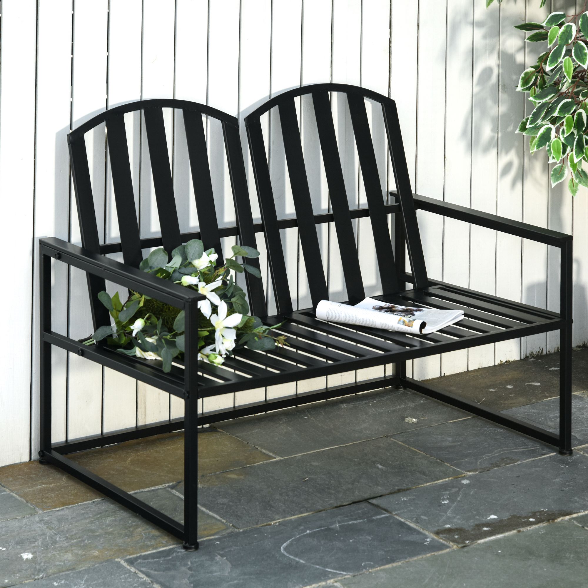 Outsunny Zeitgenössische Gartenbank für 2 Personen mit den Maßen 108L x 63B x 80H cm aus schwarzem epoxidbeschichtetem Metall