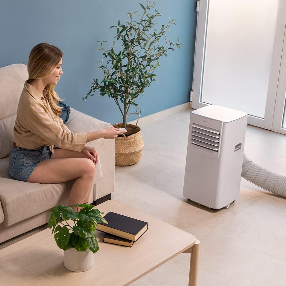 Cecotec Aire Acondicionado Portátil con Mando a Distancia ForceClima 7100. 7000 BTU, Bajo Consumo, Pantalla LED, 4 Modos, 2 Velocidades, Cobertura 15-20m2