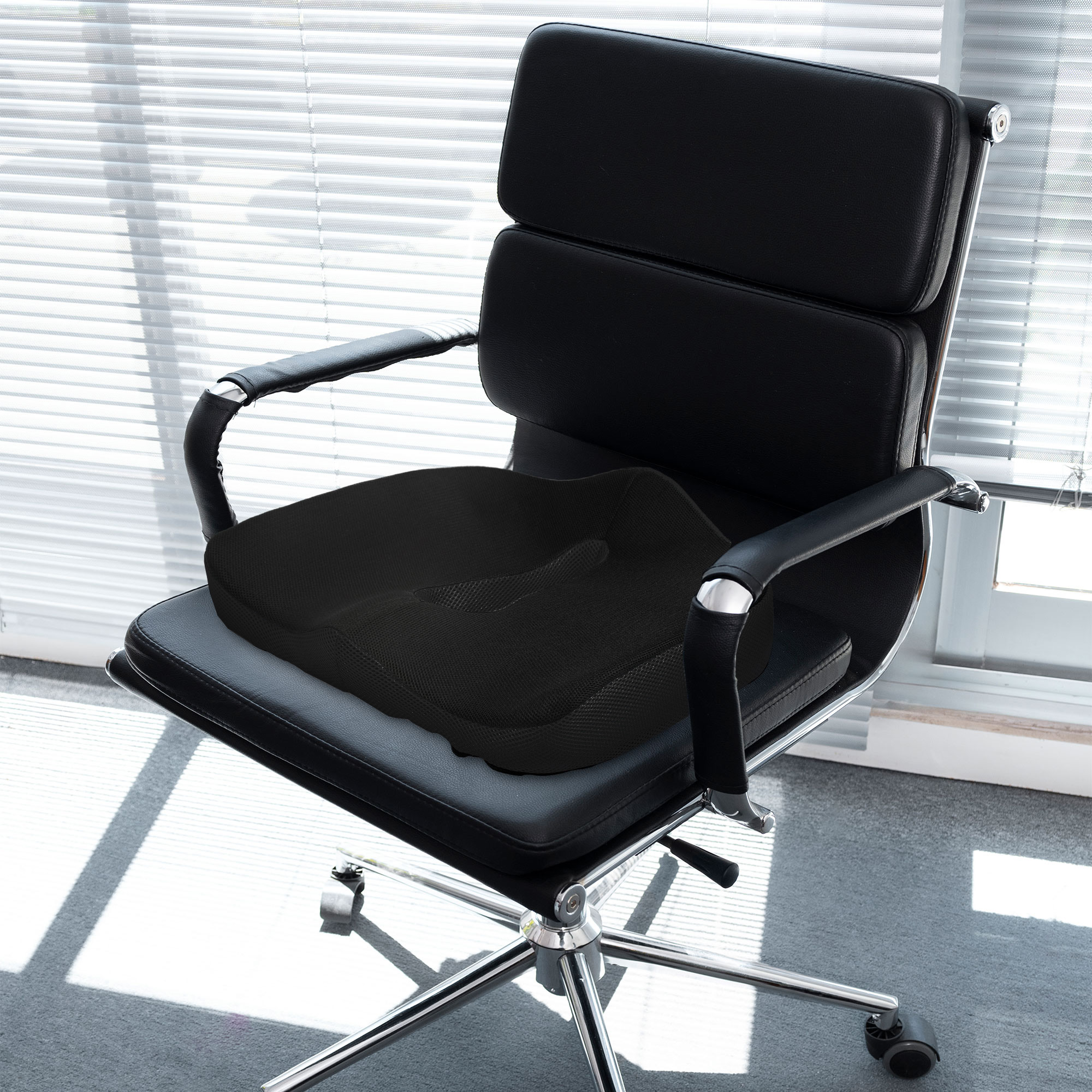 HOMCOM Sitzkissen, ergonomisch, atmungsaktiver Bezug, rutschfest, 44x39x13 cm, Schwarz