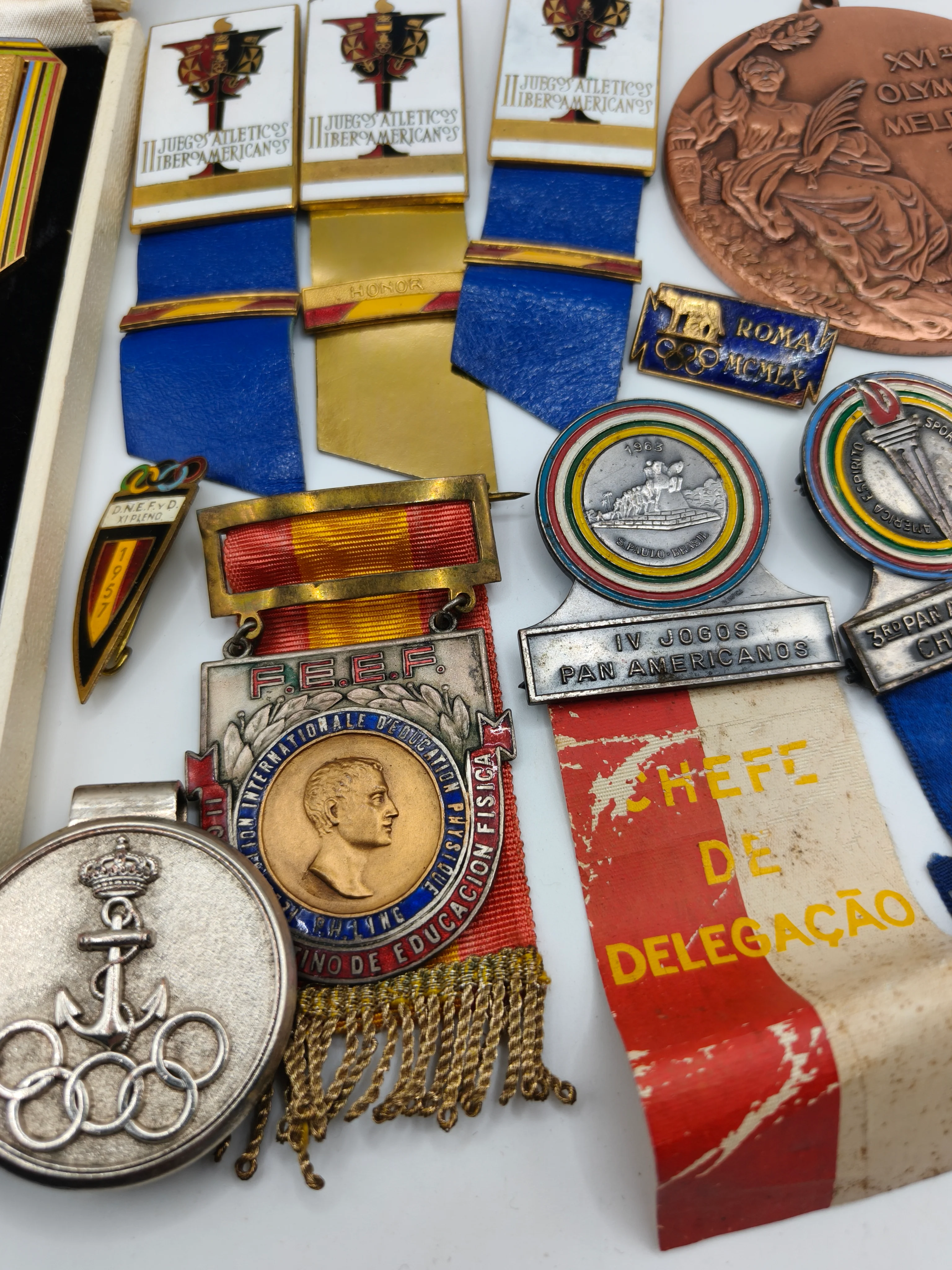 Lote Ol��mpico medallas e insignias