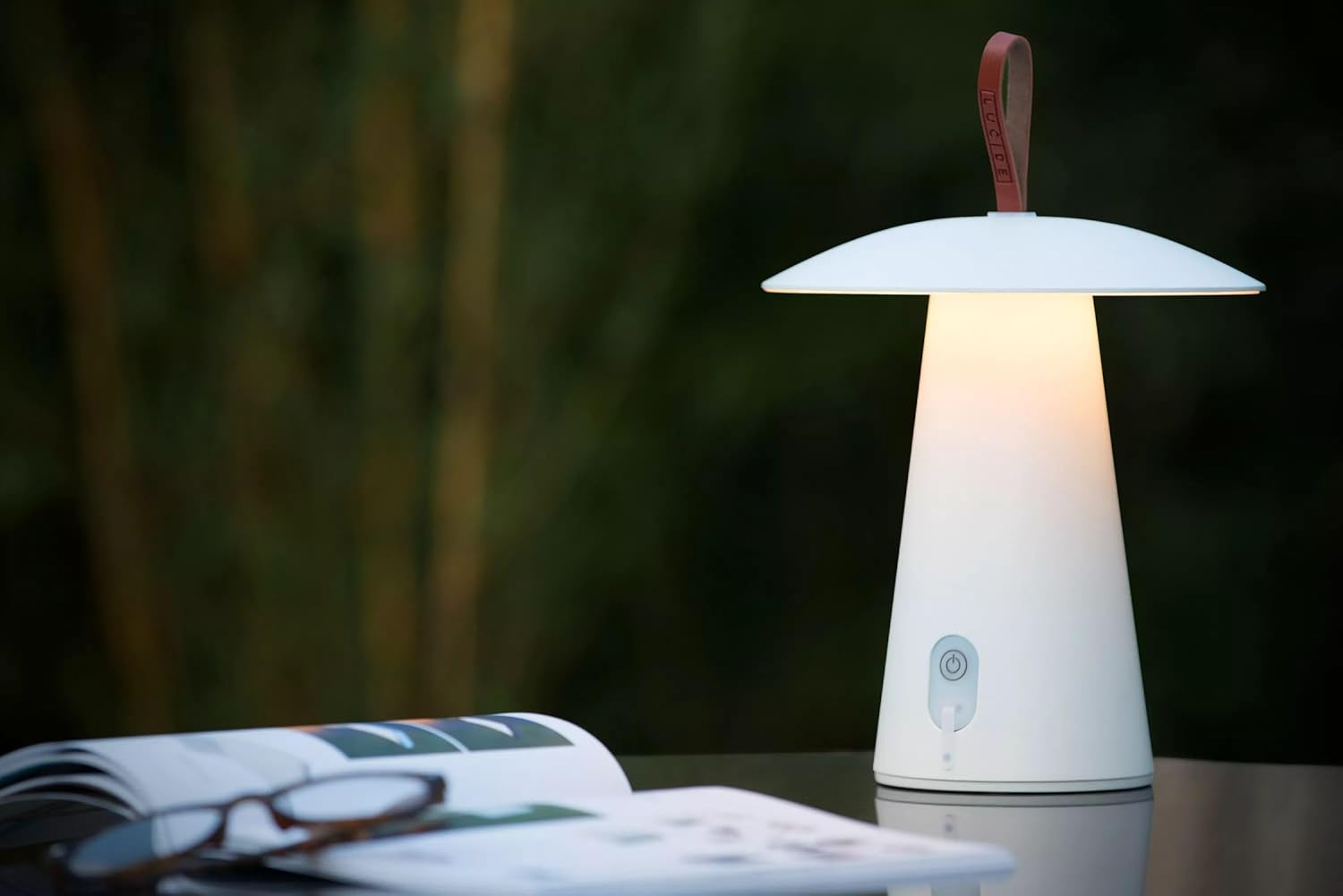 Licht-Erlebnisse LED Akku Tischlampe Aluminium Weiß IP54 Garten Balkon Terrasse 29,2 cm 2 W 2700 K tragbar Griff 6 Stunden Laufzeit dimmbare Tischleuchte außen SYVO