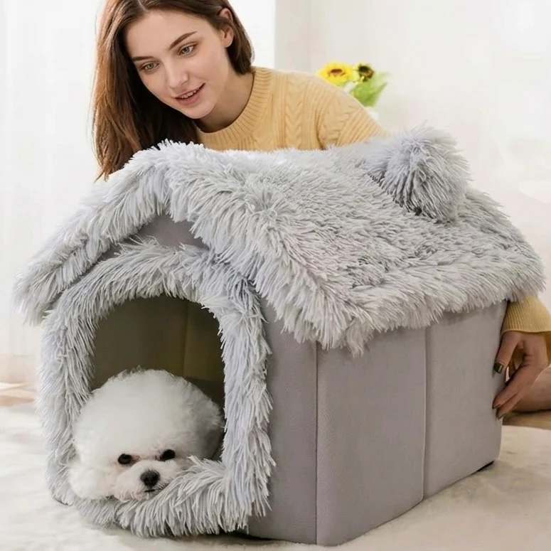 Pet Bed for Dogs & Cats �C Soft Fleece Cover & Non-Slip Base