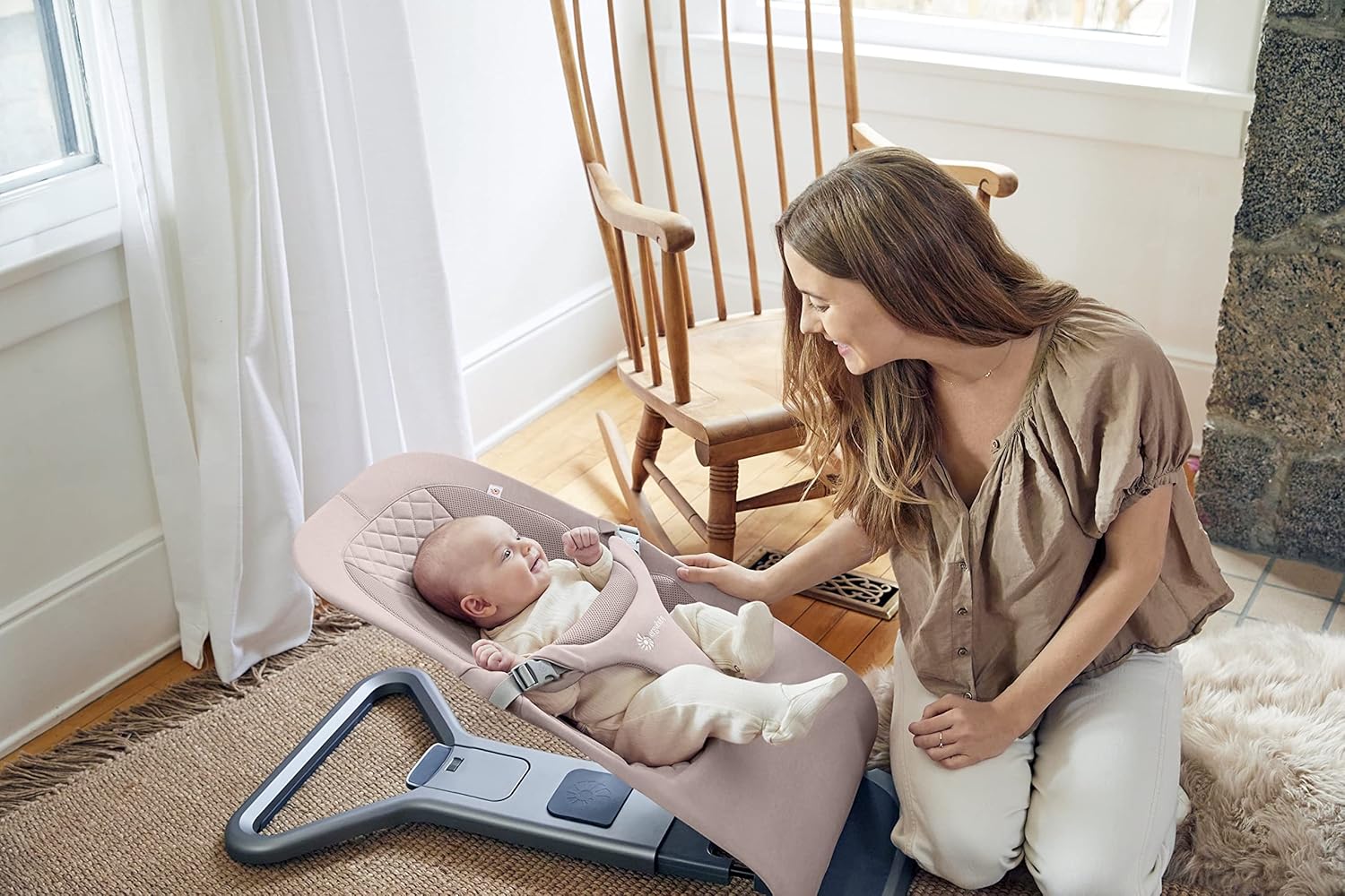 Ergobaby 3-in-1 Evolve Bouncer, Ergonomische wipstoel voor baby's vanaf de geboorte tot peuters, Babyschommel met zitverkleiner voor pasgeborenen (2,5 kg - 13,2 kg), Cream