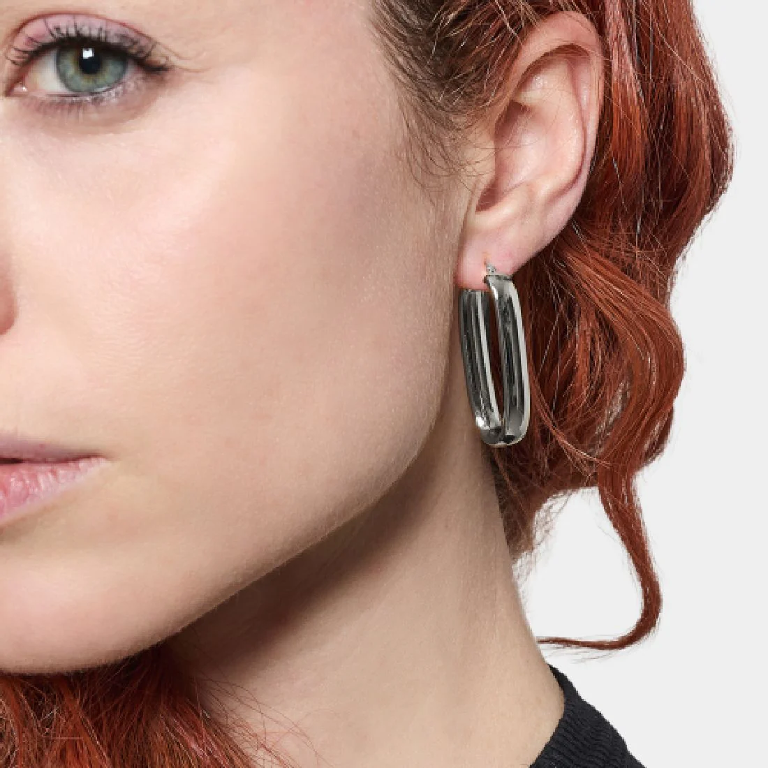 Orecchini Unoaerre a cerchio ovale allungato argentati 2688