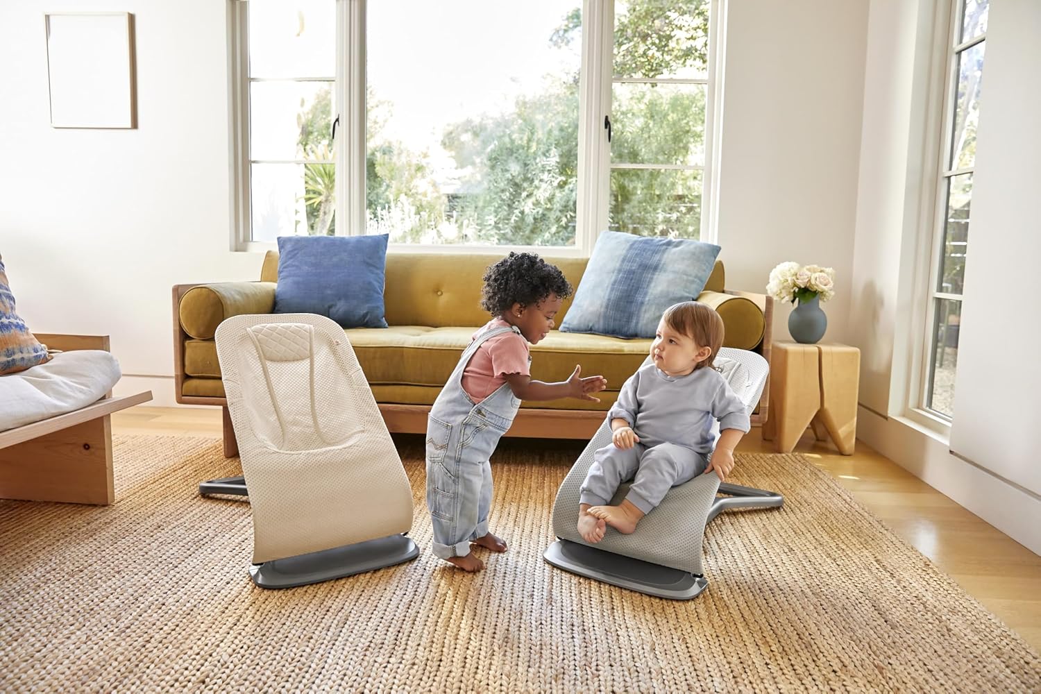 Ergobaby 3-in-1 Evolve Bouncer, Ergonomische Babywippe für Neugeborene ab Geburt bis zum Kleinkind, Babyschaukel mit Neugeboreneneinsatz (2,5 kg - 13,2 kg), Cream