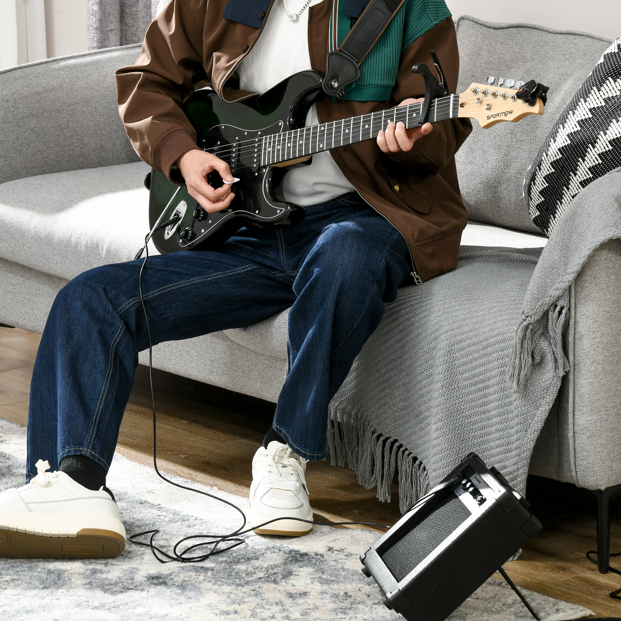 SPORTNOW Elektrische Gitarre mit 15W Verstärker, Tasche, Gurt und digitalem Stimmgerät, Schwarz