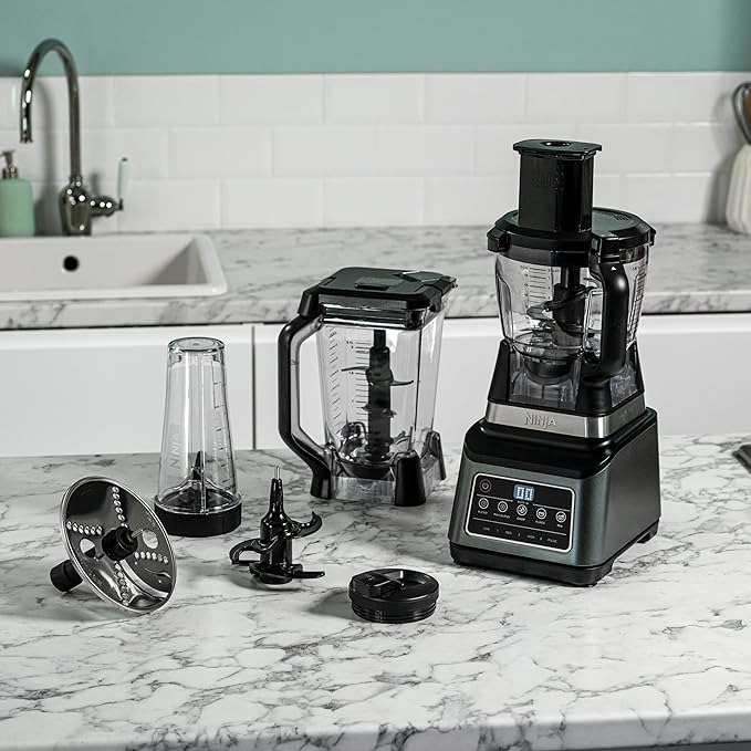 Ninja Robot da cucina e frullatore 3 in 1, 1200W, ciotola 1,8L, caraffa 2,1L, tazza 700ml, 5 programmi Auto-iQ, per frullare, tagliare, miscele, purè, lavabile in lavastoviglie, nero, BN800EU