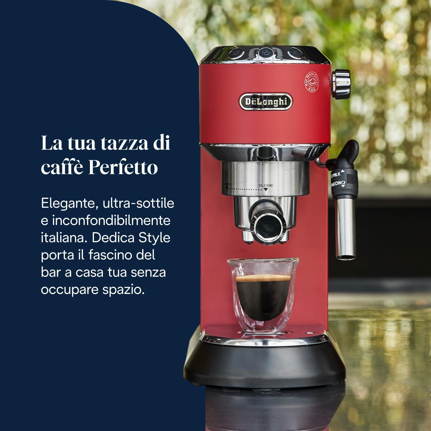 De'Longhi Dedica EC685.R Macchina Caffè Espresso Manuale, Caffè Polvere o Cialde E.S.E., Montalatte classico per Cappuccini, Spegnimento Automatico, Serbatoio 1L, Filtro Singolo/Doppio, Rosso