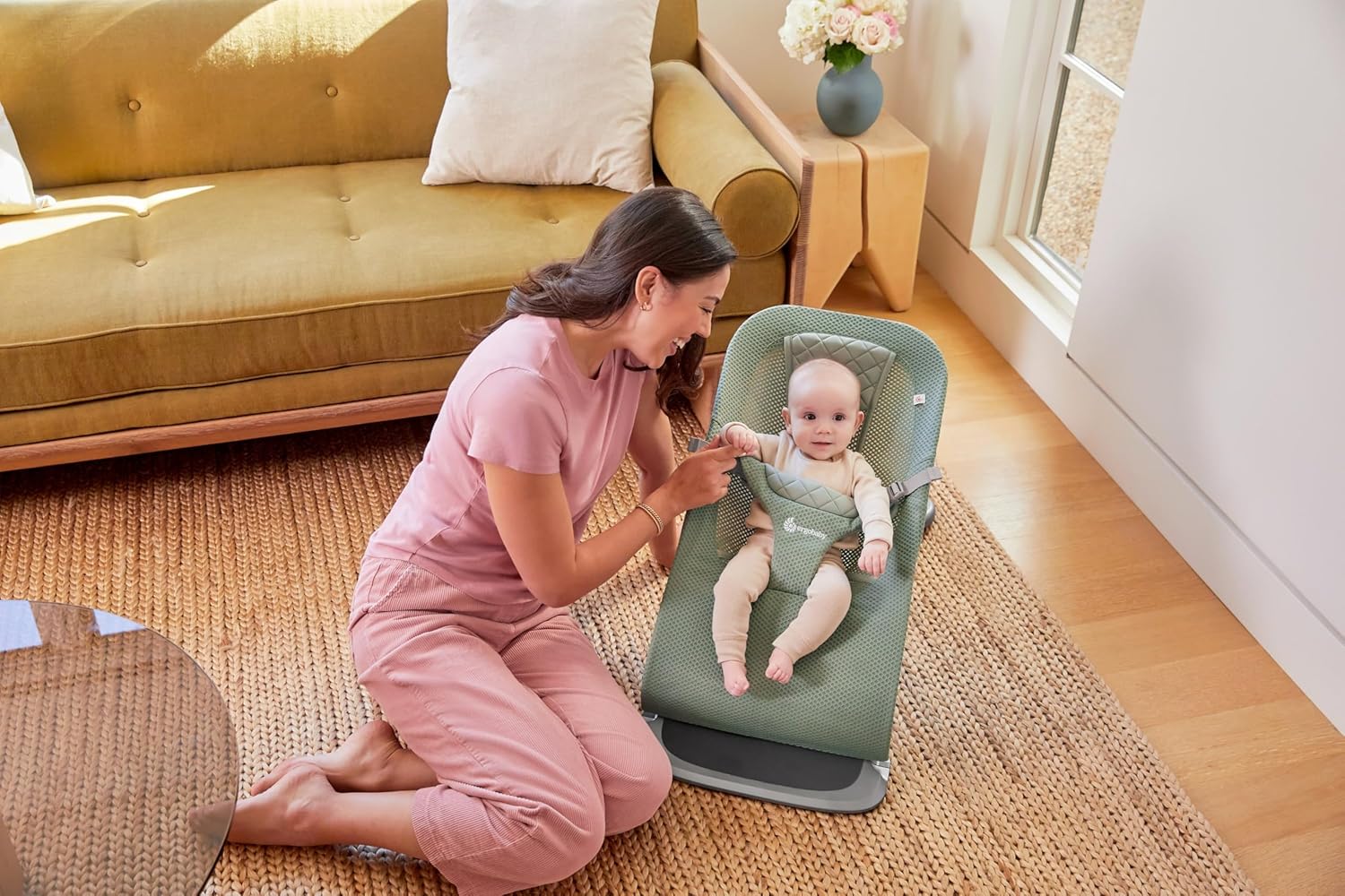 Ergobaby 3-in-1 Evolve Bouncer, Ergonomische wipstoel voor baby's vanaf de geboorte tot peuters, Babyschommel met zitverkleiner voor pasgeborenen (2,5 kg - 13,2 kg), Cream