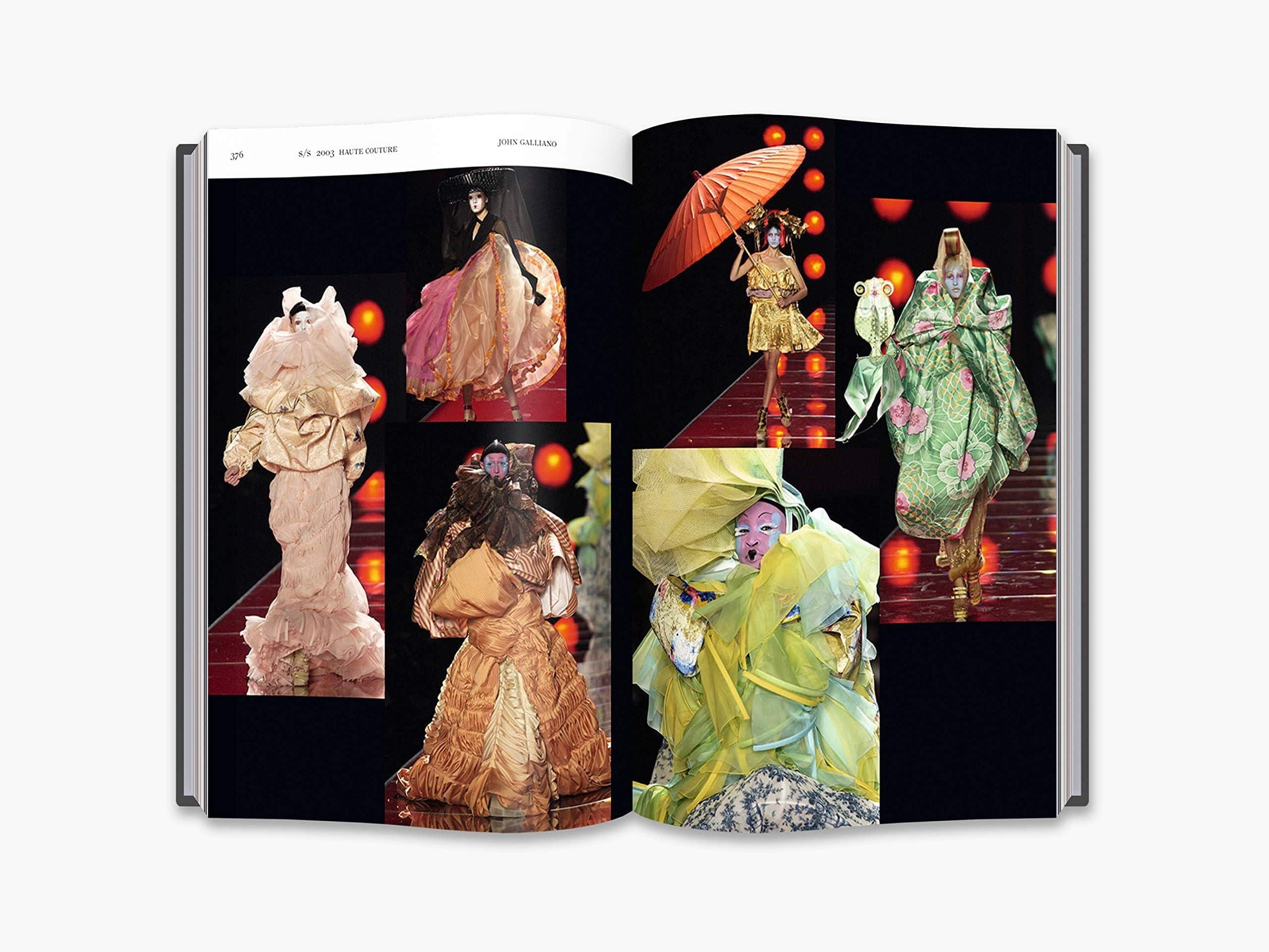Dior Catwalk: The Complete Collections �C A Definitive Fashion Archive