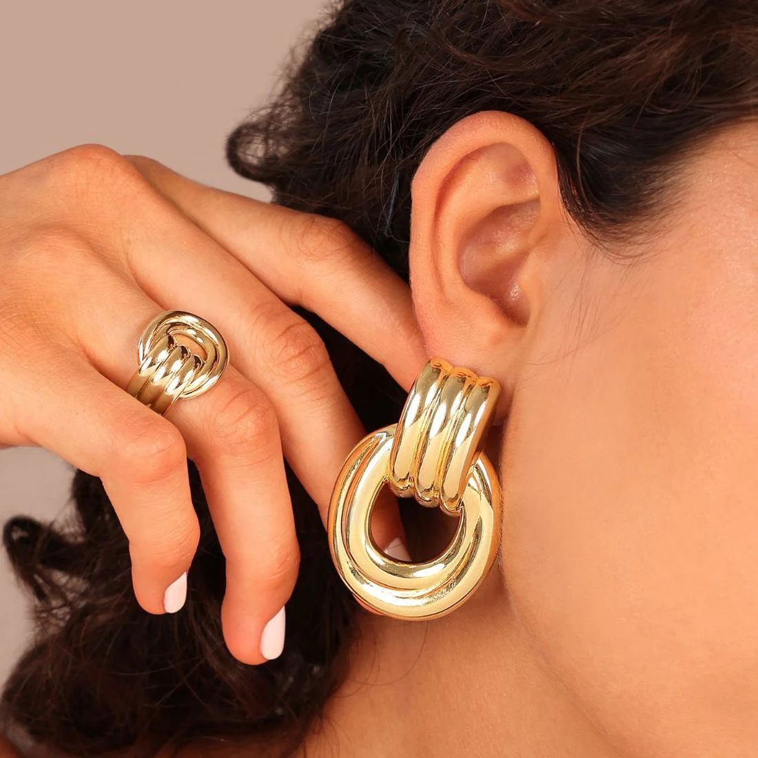 Anello Etrusca Gioielli Anello a Fascia Door Knocker WSET00805.YG