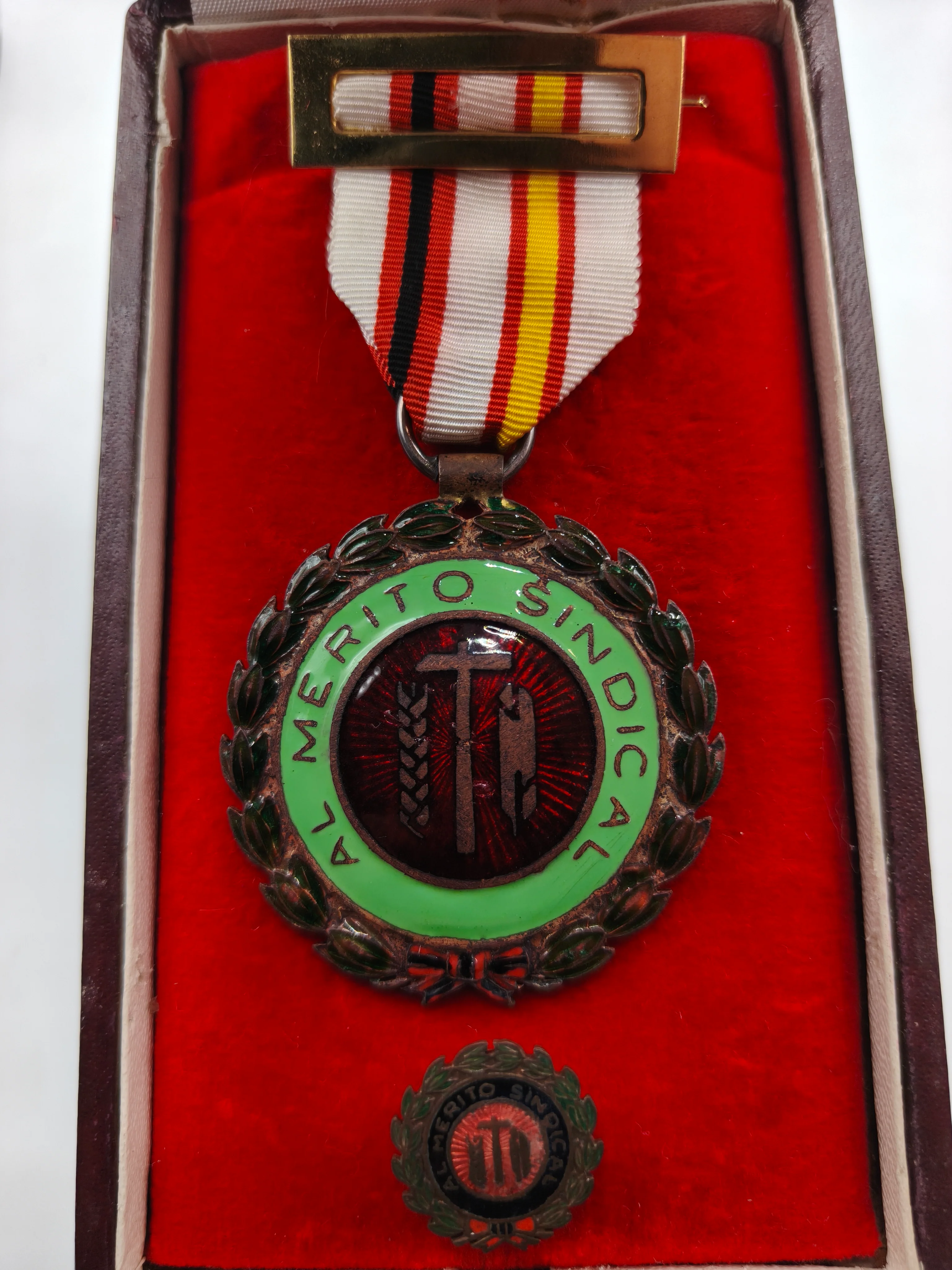 Sindical Falange Order Medal. Spain.