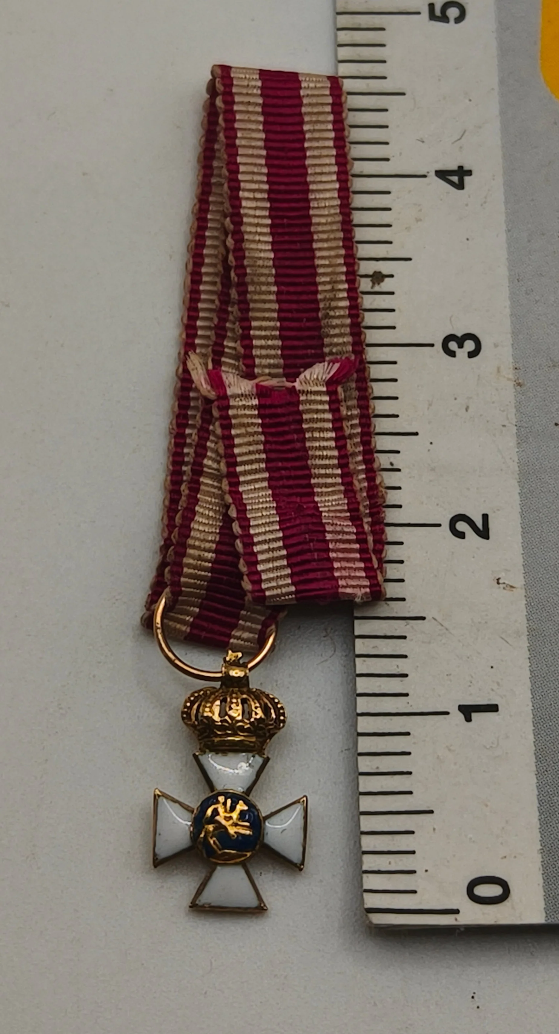 An San Hermenegildo Order Mini Medal made in gold. Ferdinand VII.