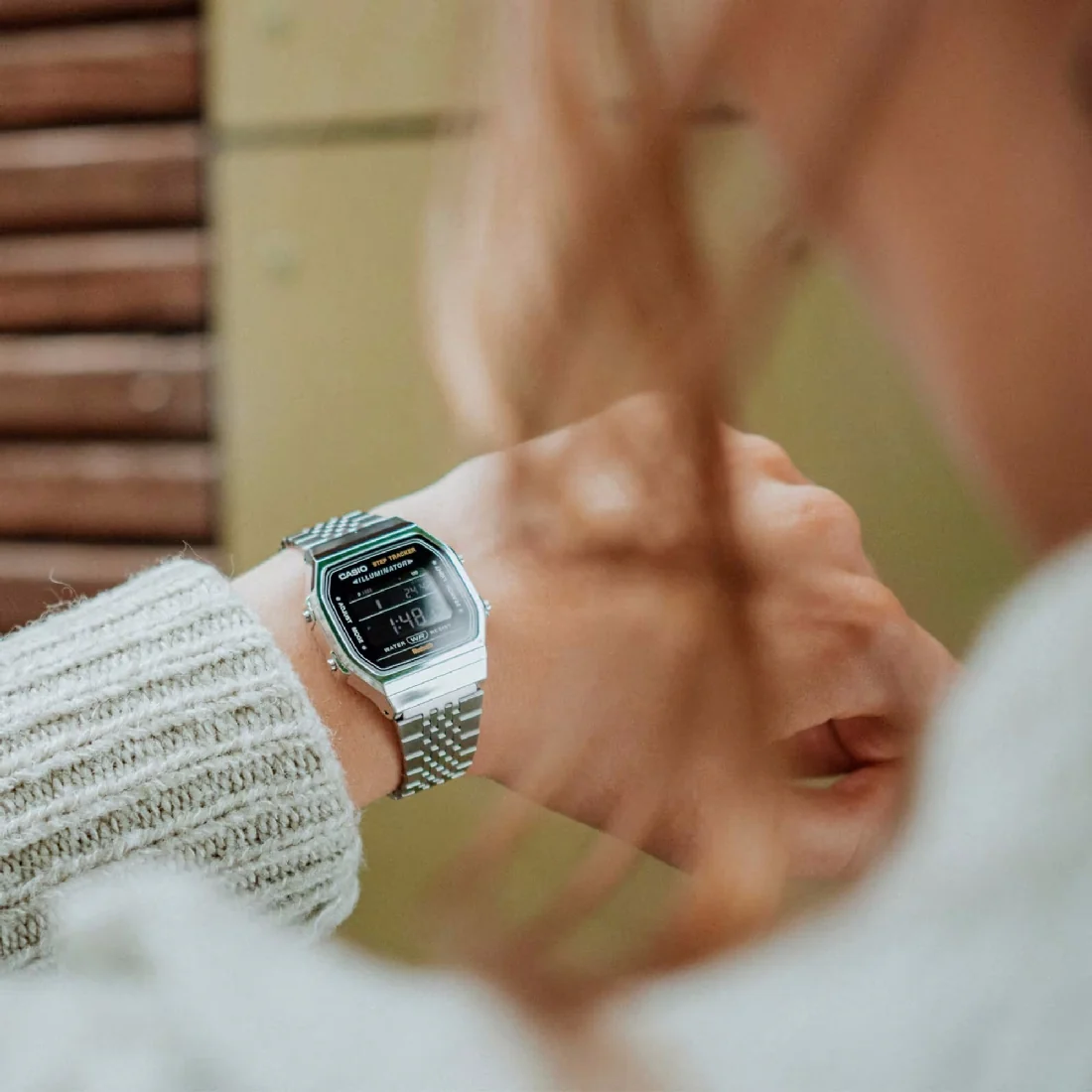 Casio Vintage ABL-100WE-1BEF Bluetooth display negativo