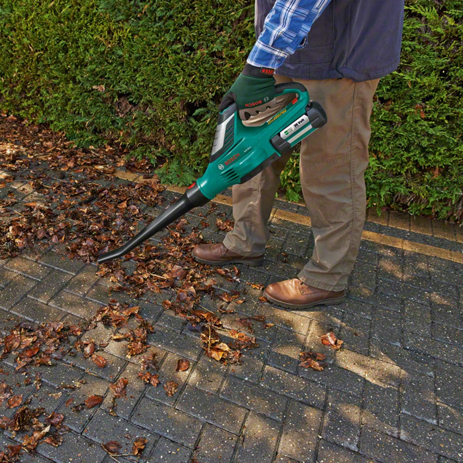 Bosch Accu-bladblazer AdvancedLeafBlower 36V-750 (1x 2,0 Ah accu, 36 volt systeem, voor het verwijderen van hardnekkige bladeren op grote oppervlakken, laag gewicht: 2,8 kg, in doos)