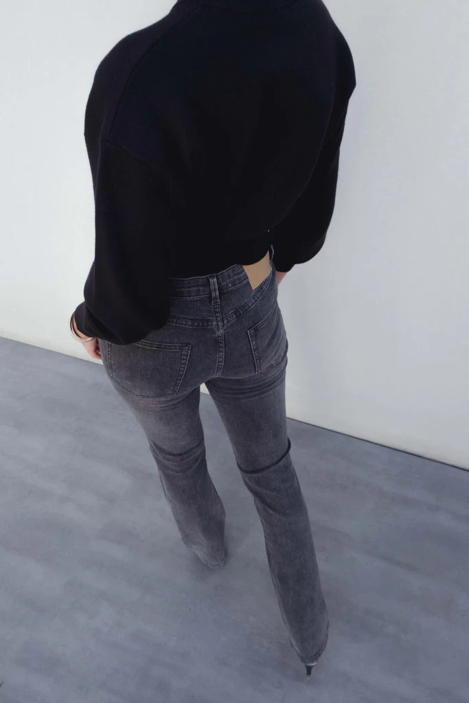 Flare Jeans in Anthracite �C Retro-Inspired Stretch Denim