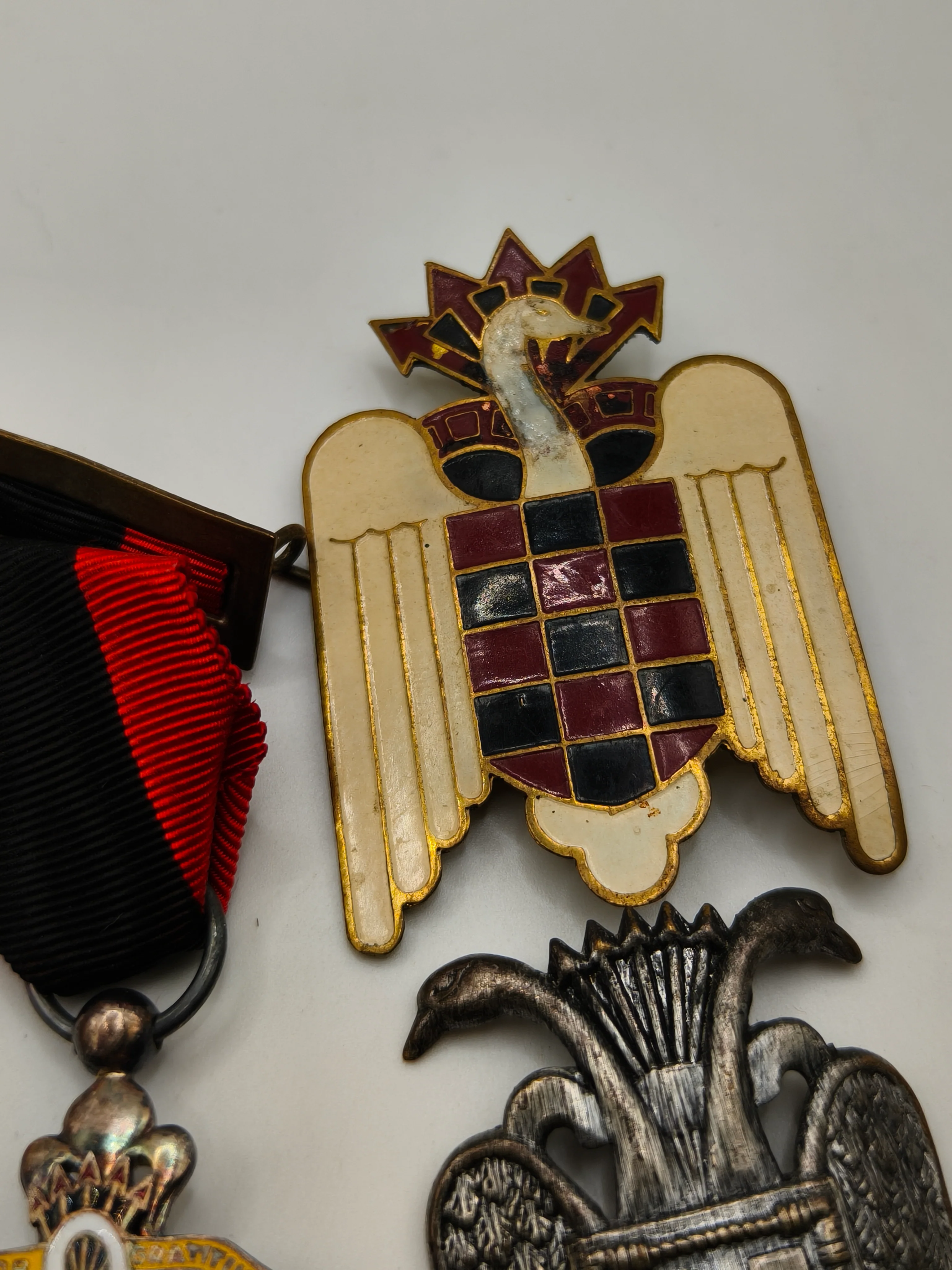 Lote insignias Falange Juvenil. ��poca Franco.