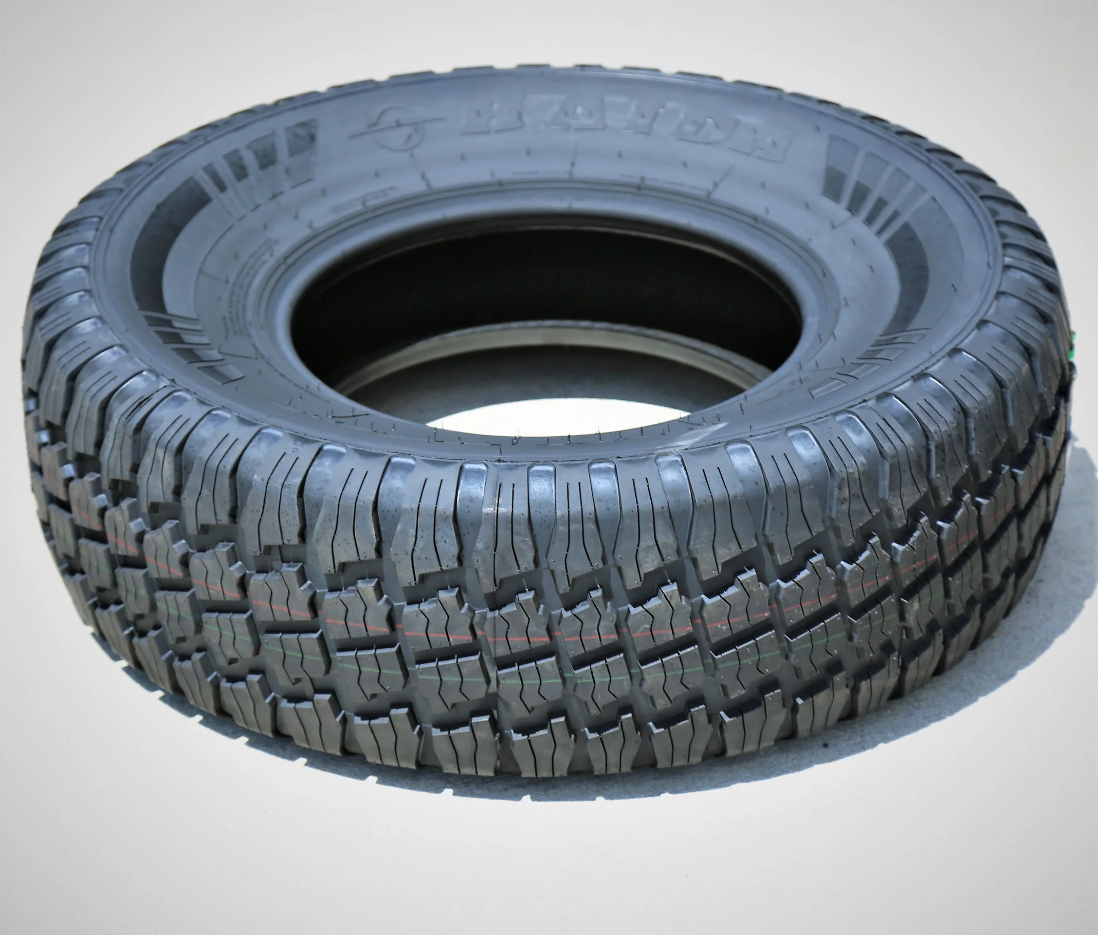 Juego de 2 neumáticos todoterreno Haida Puma HD818 LT 235/75R15 104/101S 6 capas, índice de carga C, perfil M/T barro