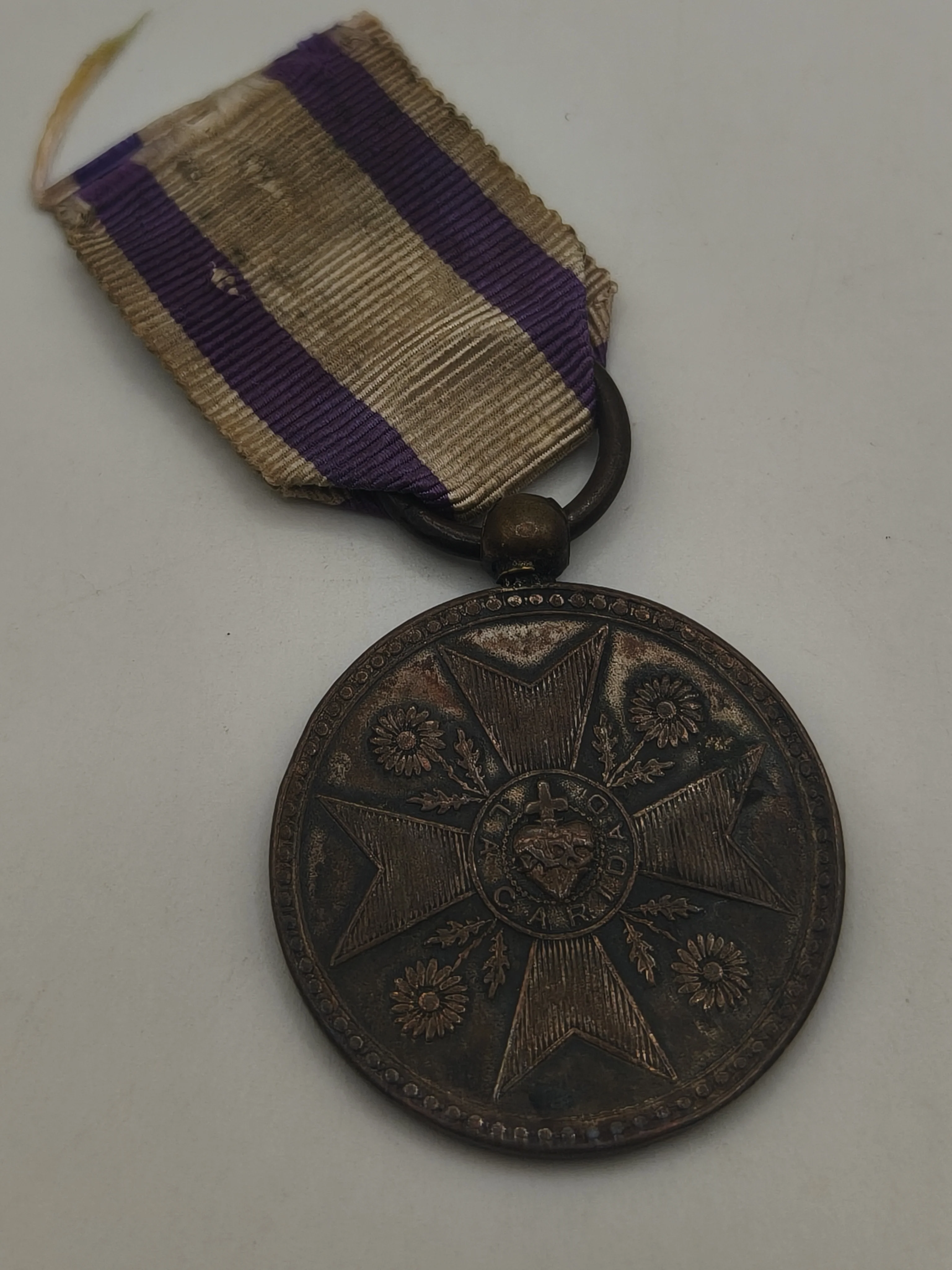Charity Order Carlist medal. Charles VII Spain. Margaritas