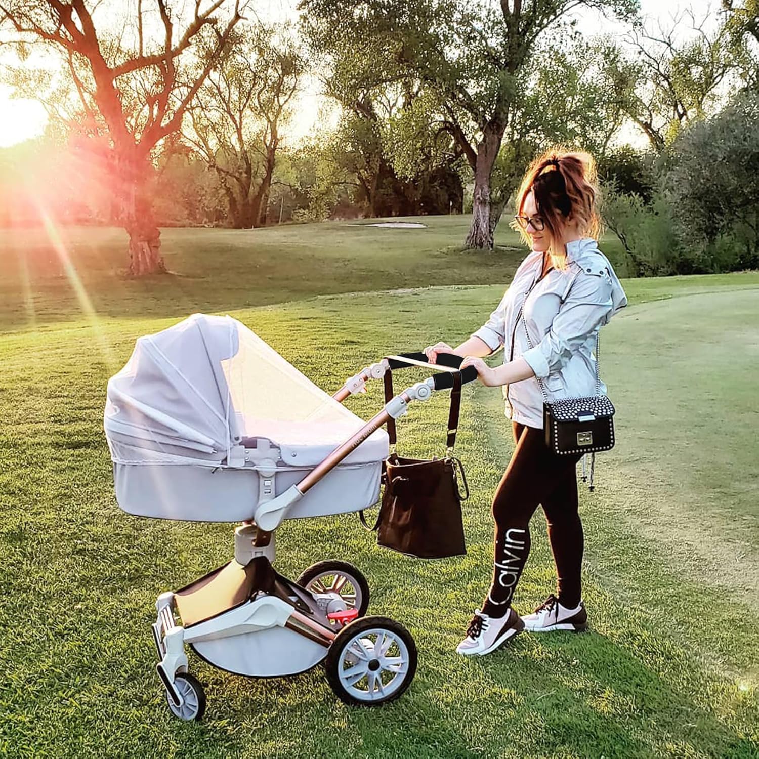 Hot Mom Kinderwagen set mit 360° Drehfunktion, Kombikinderwagen 3-in-1. Ausgestattet mit PU-Reifen und Kunstledersitz und viele weitere Zubehören, Dunkelgrau