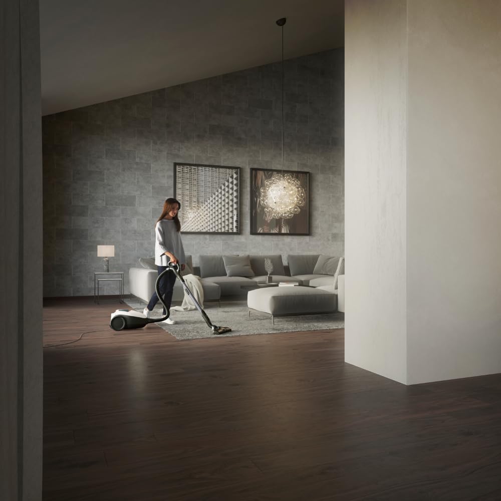 AEG VX82-1-KO Staubsauger / 75% Recyclingmaterial / autom. Saugkraftregulierung / extrem leise auch auf Teppich / Aufnahme von groen + kleinsten Partikeln / langes Kabel / 600W / schwarz