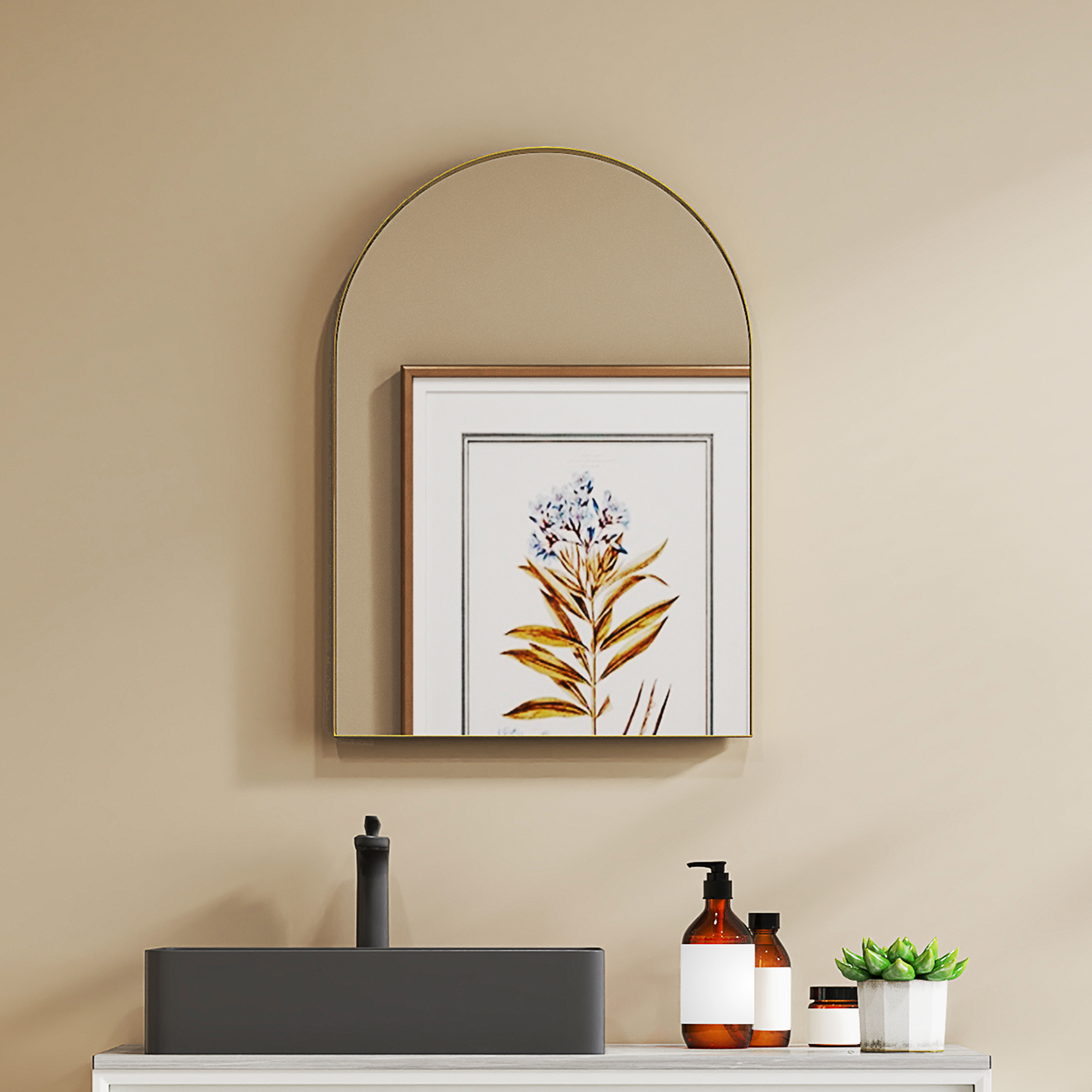 HOMCOM Gebogener Wandspiegel Badezimmerspiegel mit Rahmen aus Aluminiumlegierung für Schlafzimmer Wohnzimmer Eingangsbereich 50 × 70 cm Gold