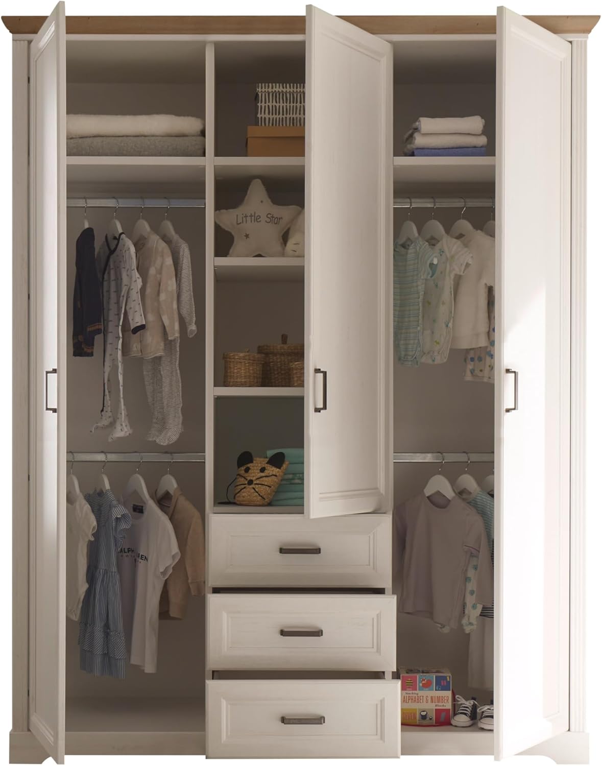 Babyzimmer Jasmin 5 teilig in Anderson Pine mit Absetzungen in Artisan Eiche - Kinderzimmer Komplett Set mit Kleiderschrank, Babybett, Wickelkommode mit 2 Seitenregalen, Standregal, Wandboard