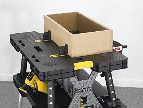 Keter – 197283 Tavolo da lavoro pieghevole per supporto sega troncatrice, utensili e accessori per lavorazione del legno con morsetti per legno da 12 pollici inclusi – Facile da riporre in garage, nero/giallo