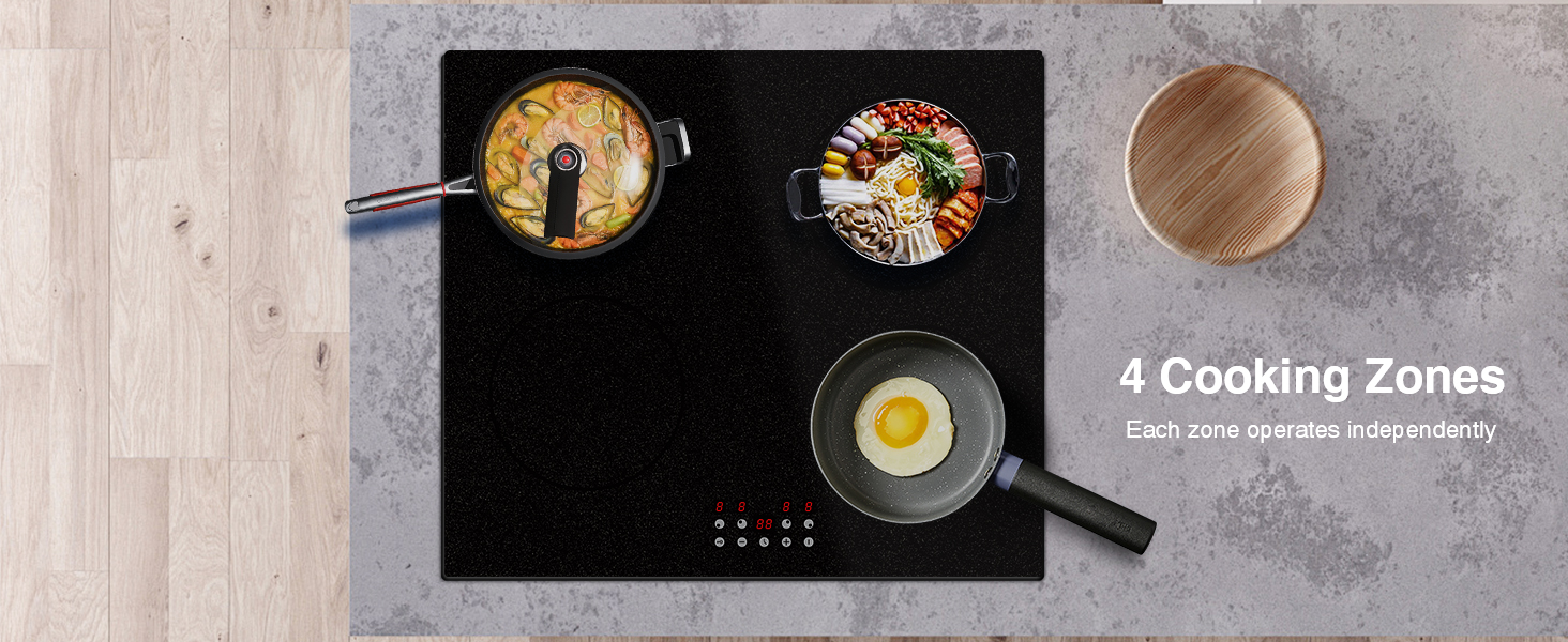 Piano cottura a induzione con quattro zone di cottura, con tre padelle: una con pasta, una con un colorato mix di verdure e una con un uovo fritto. è visibile un tagliere in legno