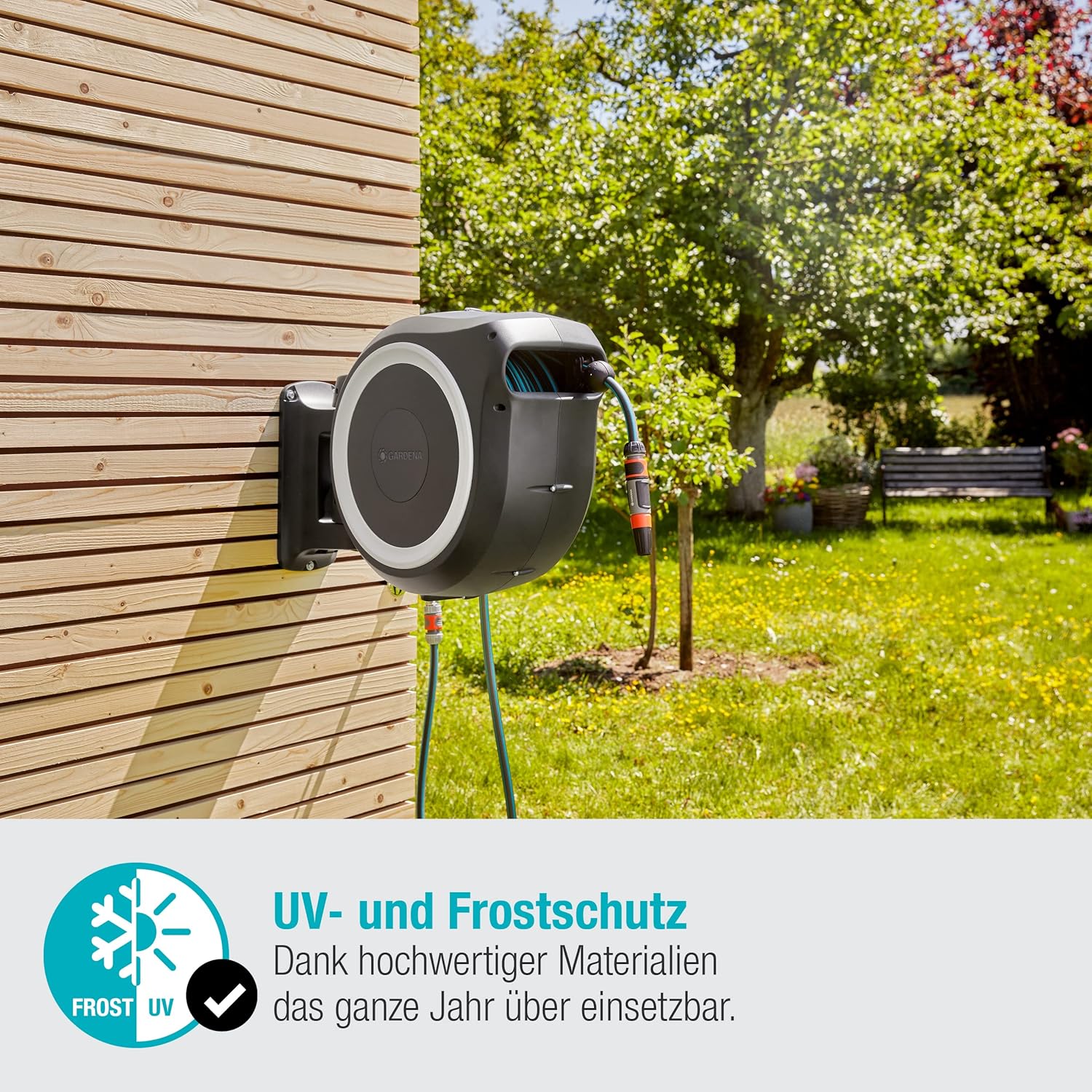 Gardena Wand-Schlauchbox RollUp L (weiß) 30 m exklusiv für Amazon: Schwenkbare Schlauchbox, integrierte Schlauchführung, inkl. 30 m Gardena Qualitätsschlauch, Reinigungsspritze und Brause (18627-38)