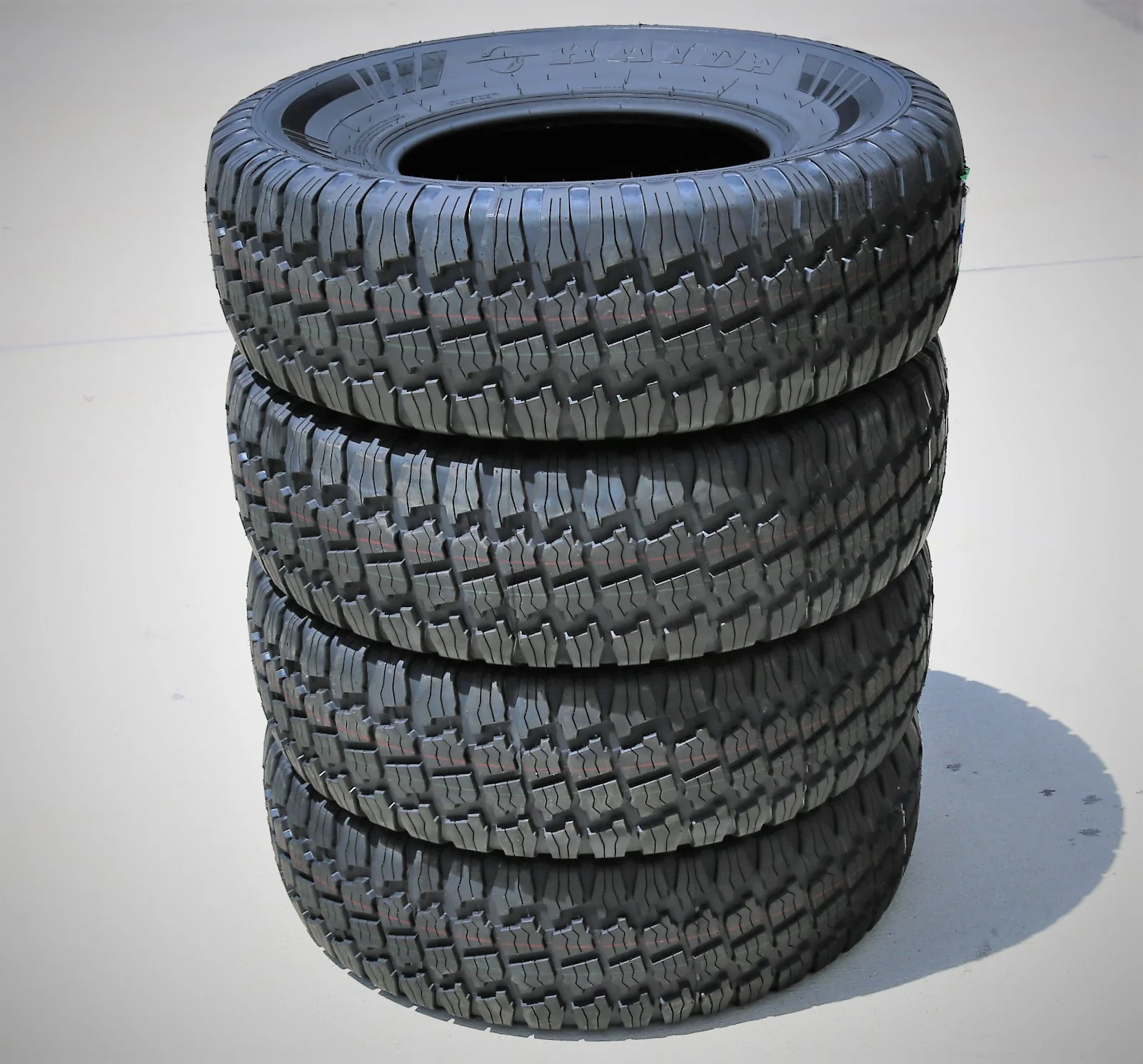 Juego de 2 neumáticos todoterreno Haida Puma HD818 LT 235/75R15 104/101S 6 capas, índice de carga C, perfil M/T barro
