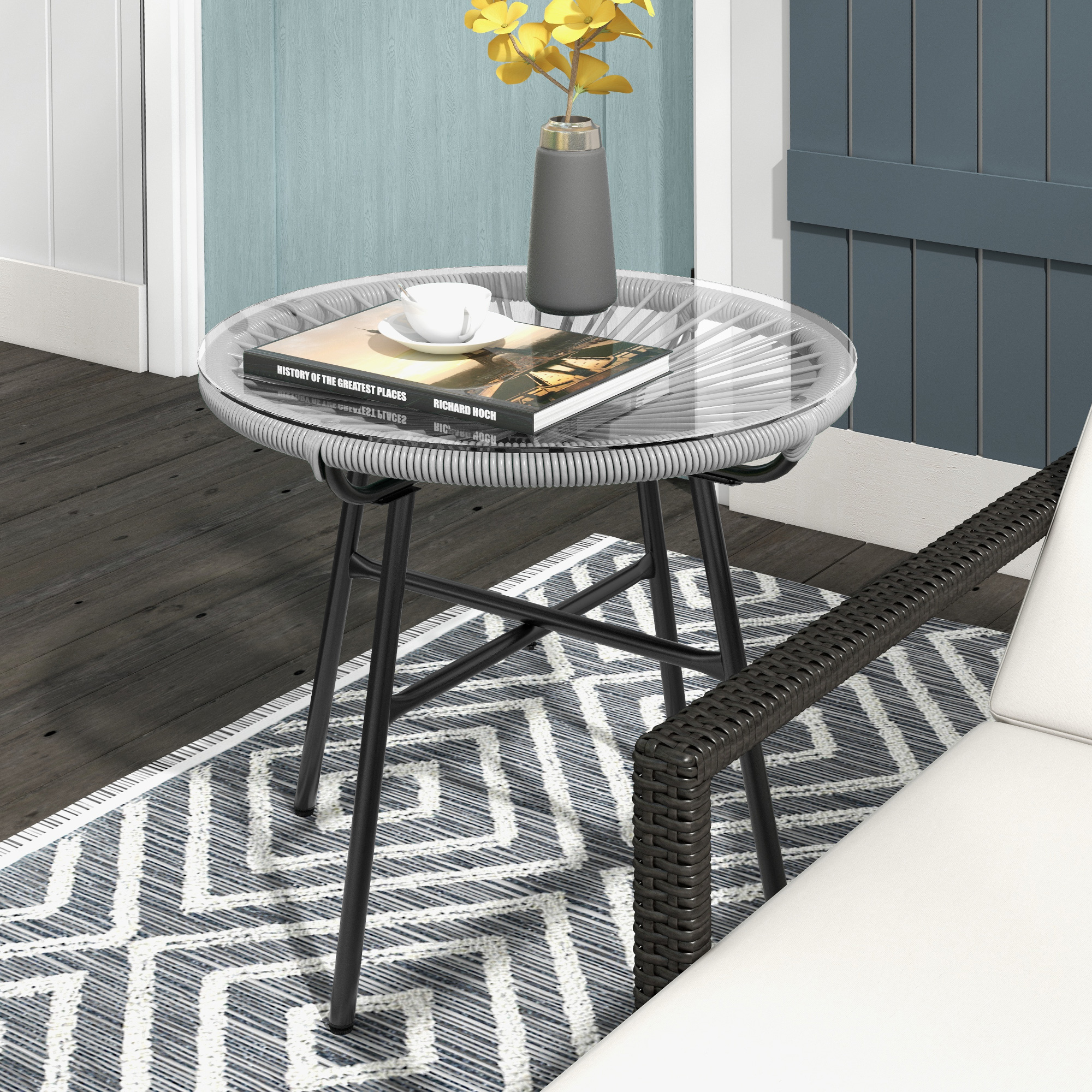 Outsunny Gartentisch Boho-Stil Outdoor Beistelltisch, PE-Rattan, gehärtetes Glas, wetterbeständig, 50 cm x 50 cm x 50 cm, Grau