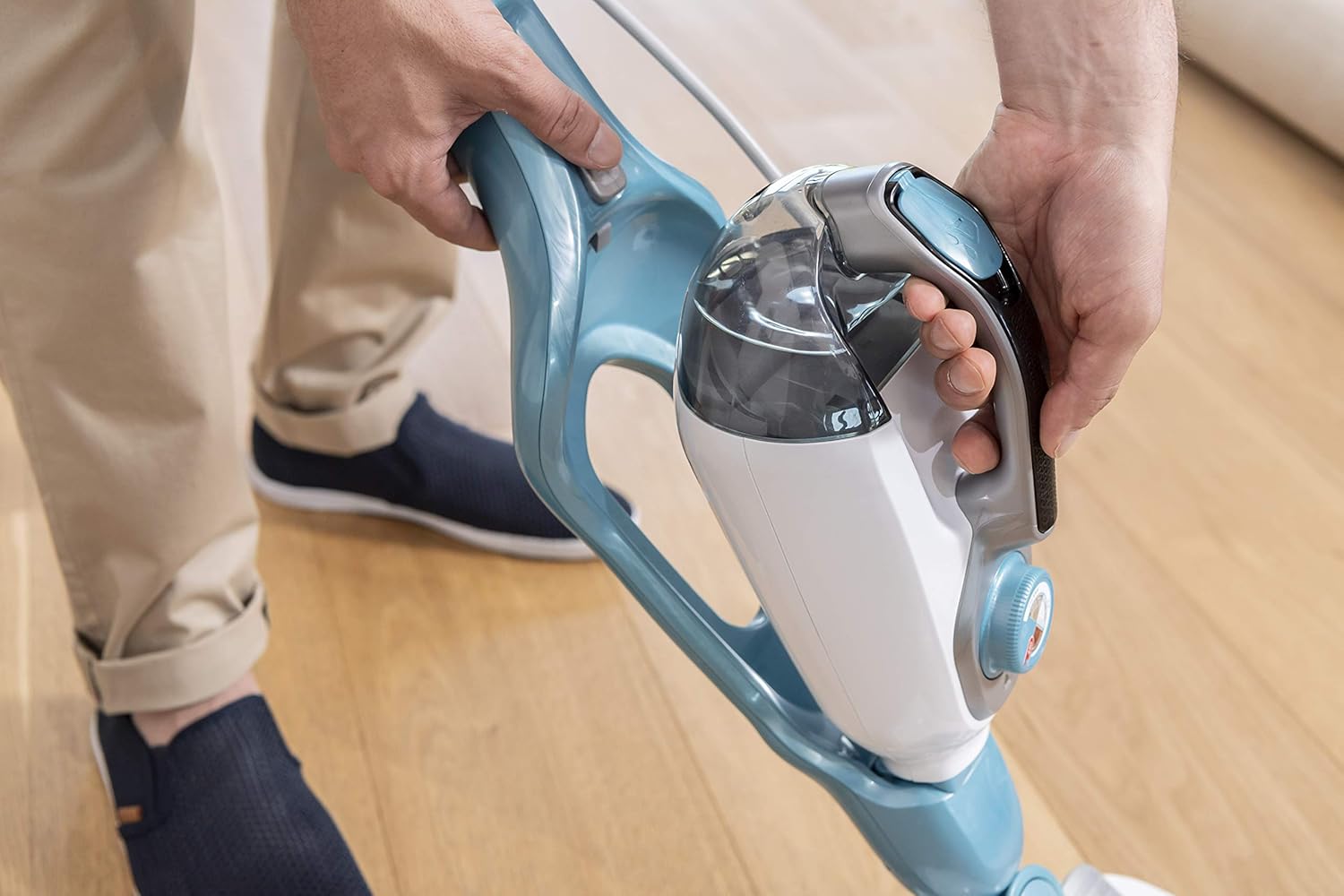 Black+Decker 15-in-1 Dampfbesen Steam-mop (mit Steamitt Dampfhandschuh zur Oberflchenreinigung, AutoSelect für richtige Menge Dampf, 180° drehbarer Reinigungsfu, inkl. 15-tlg Zubehr)