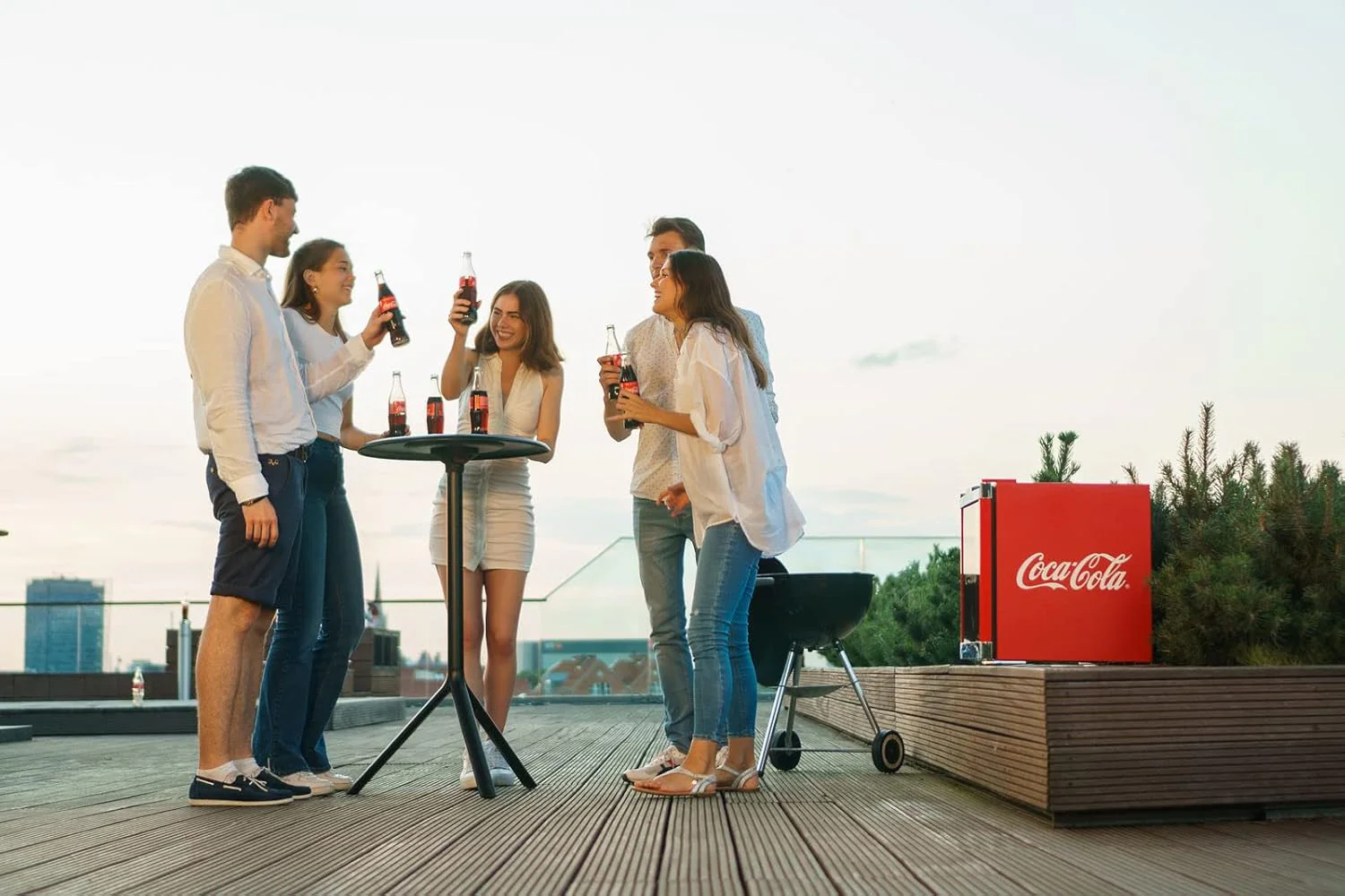��CUBES Flaschenk��hlschrank Coca-Cola Classic/ 51 cm H?he / 98 kWh/Jahr / 48 L K��hlteil