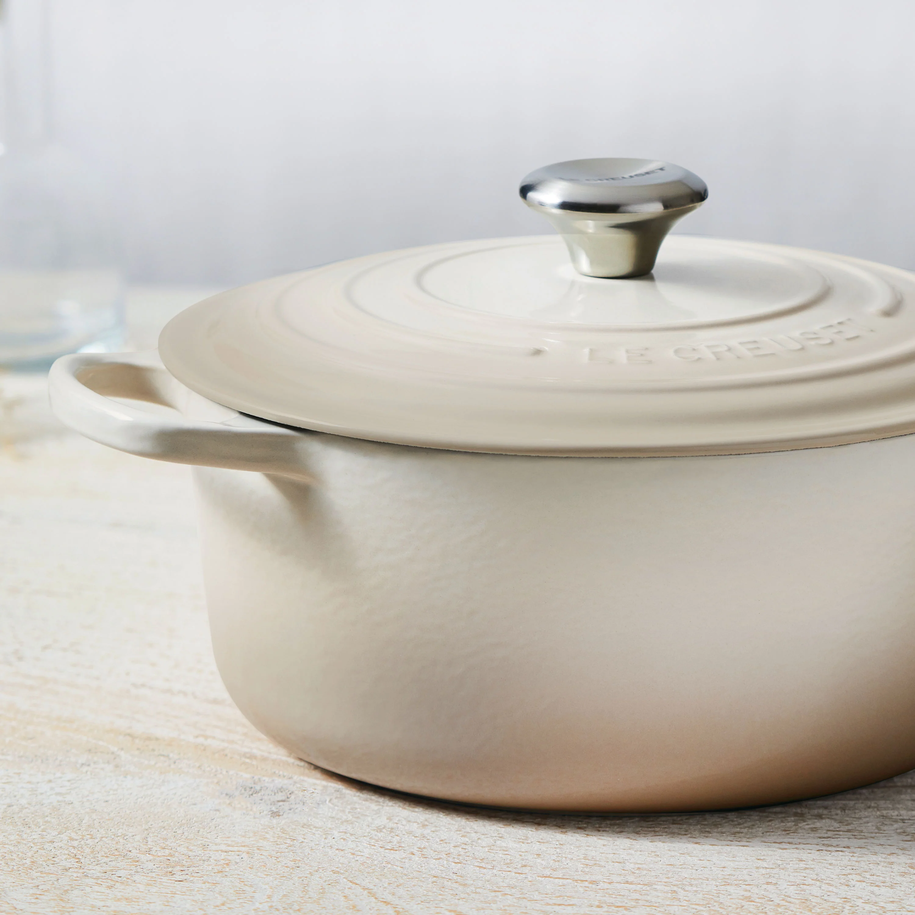 Le Creuset Signature – Forno Olandese Rotondo in Ghisa Smaltata da 3,5 qt, colore Meringue