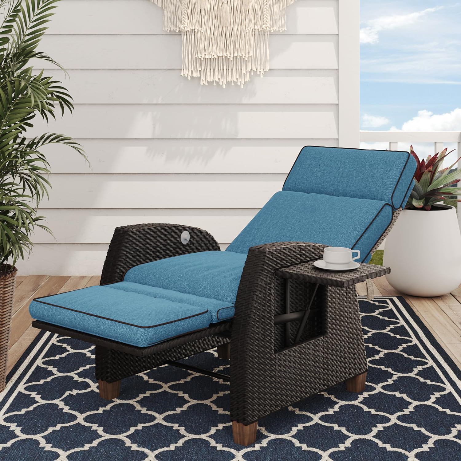 Outdoor Recliner Chair Patio 150° Lay Flat Recliner