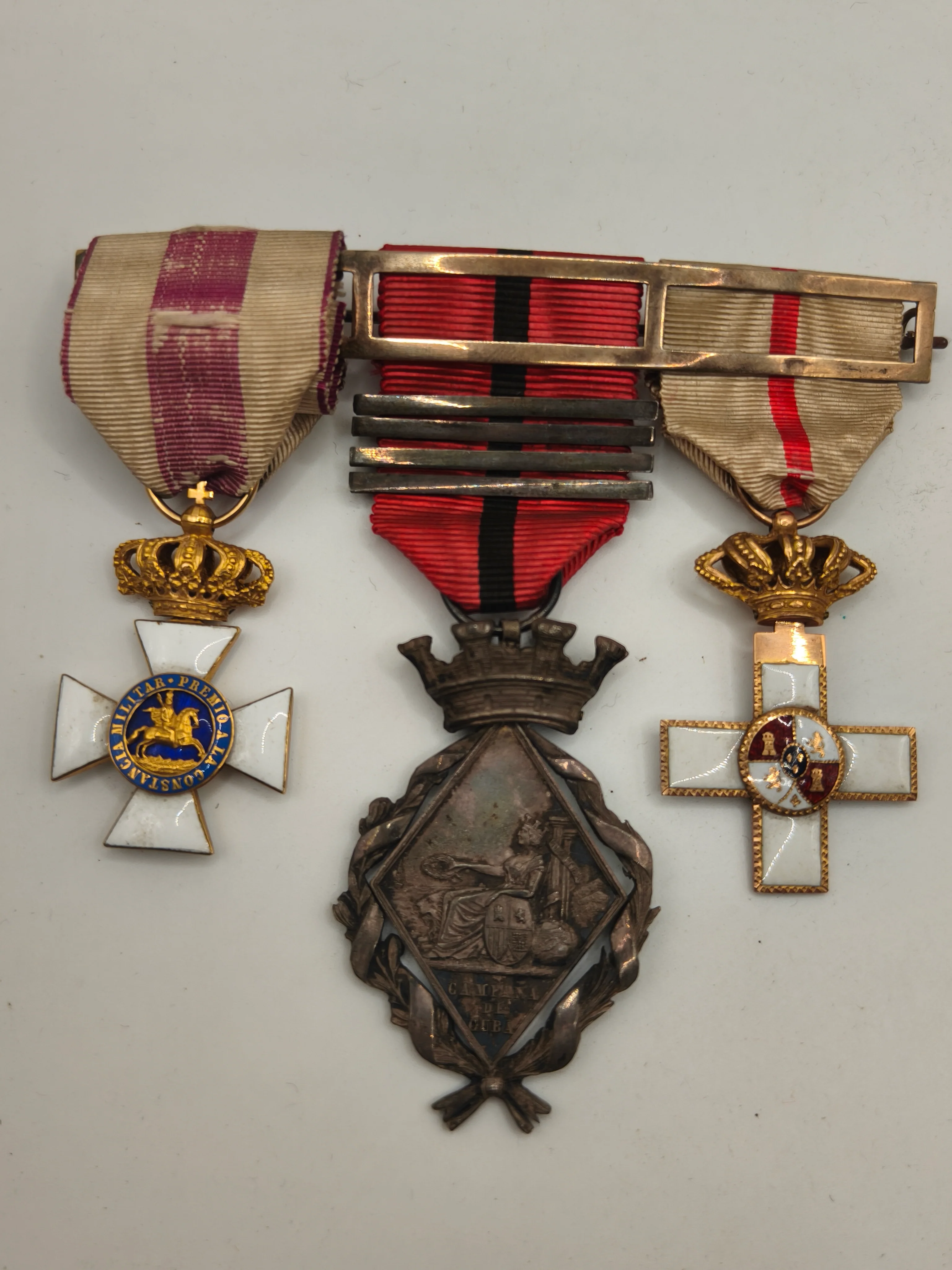 Pasador Medallas Guerra de Cuba I Rep��blica. M��rito militar en oro