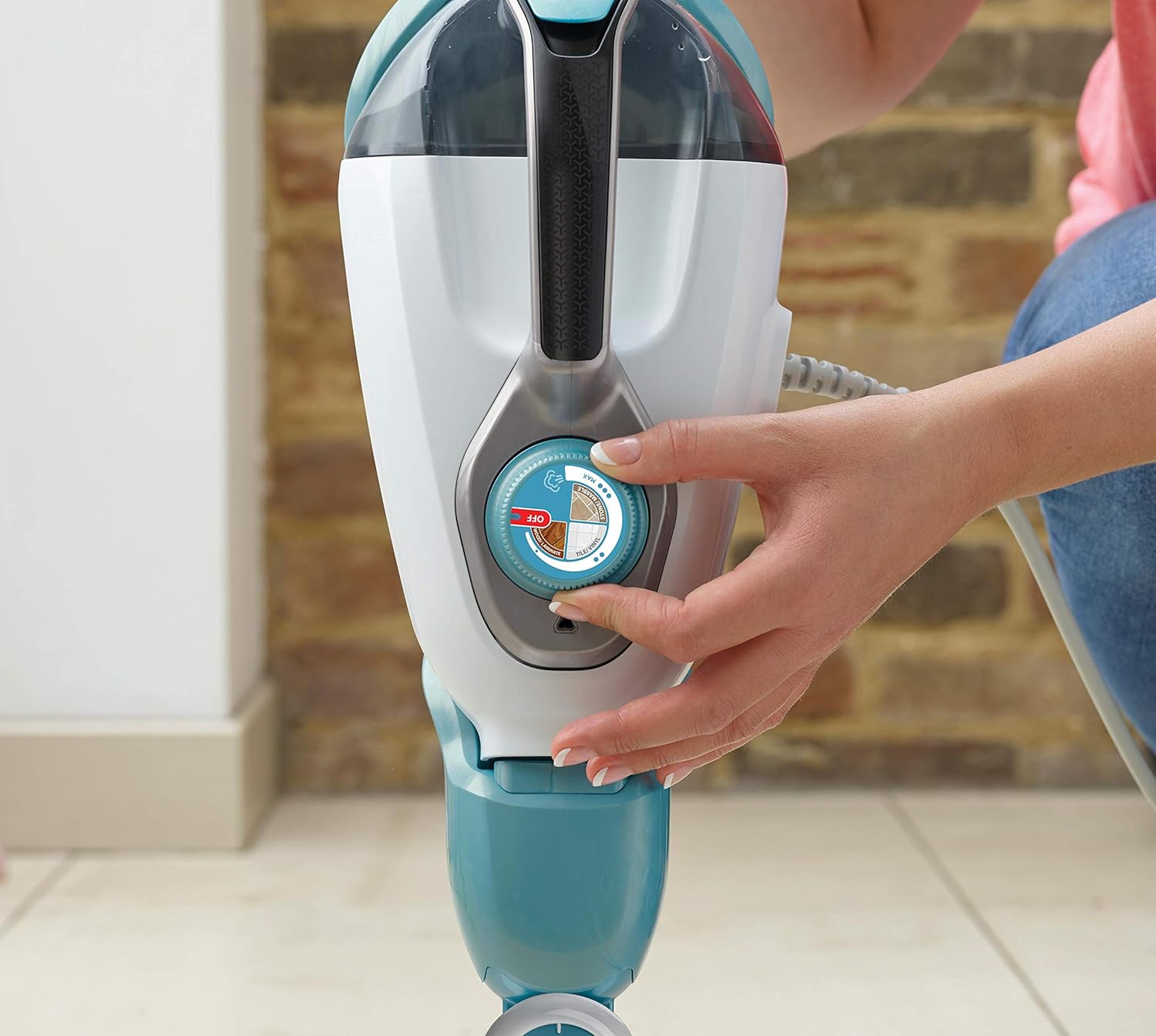 Black + Decker BHSM166DSM-QS 2-in-1 Dampfreiniger 1600 W mit Deltakopf