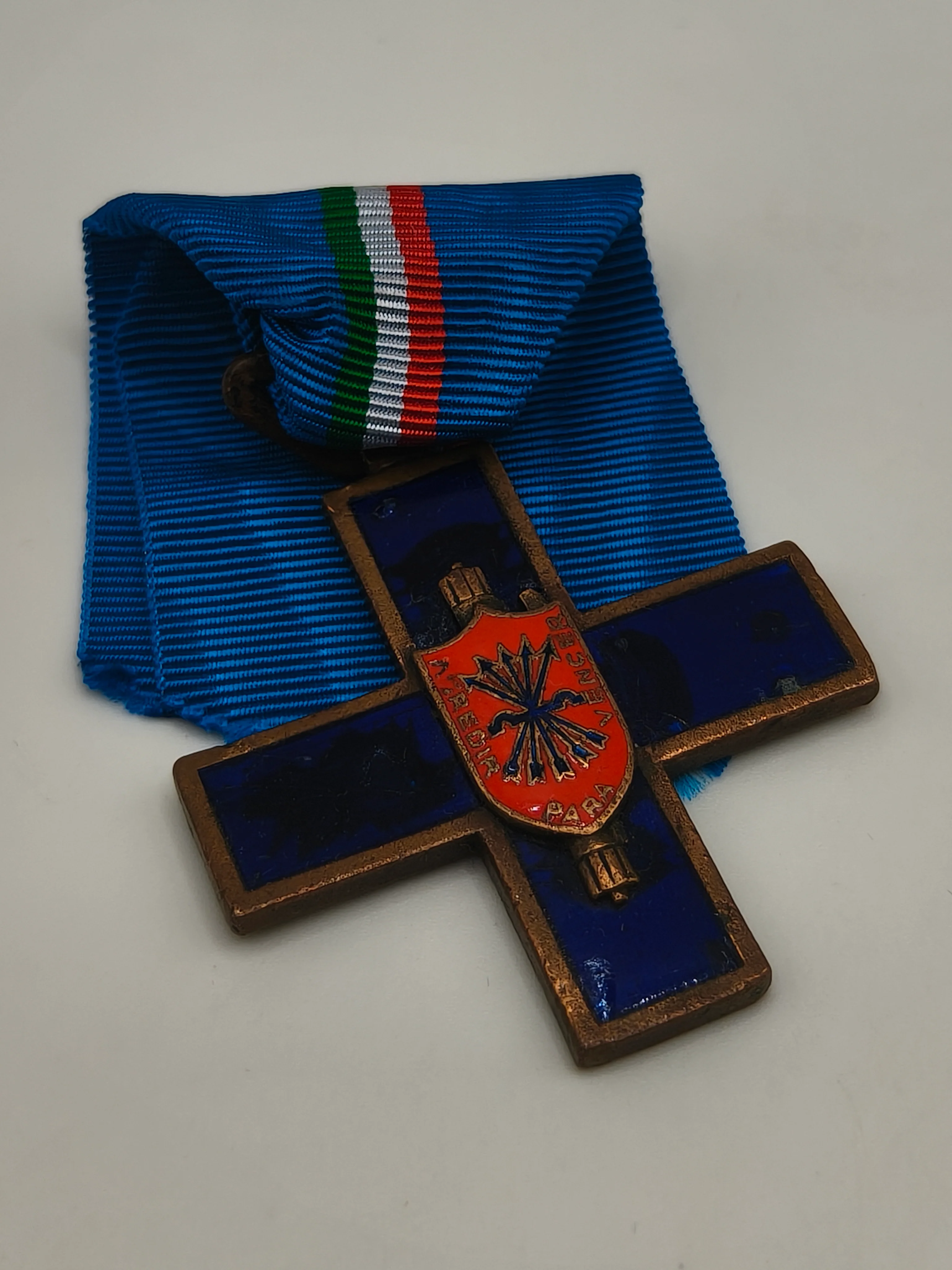 Medalla Cruz Tropas italianas Flechas Azules. Guerra civil espa?ola.
