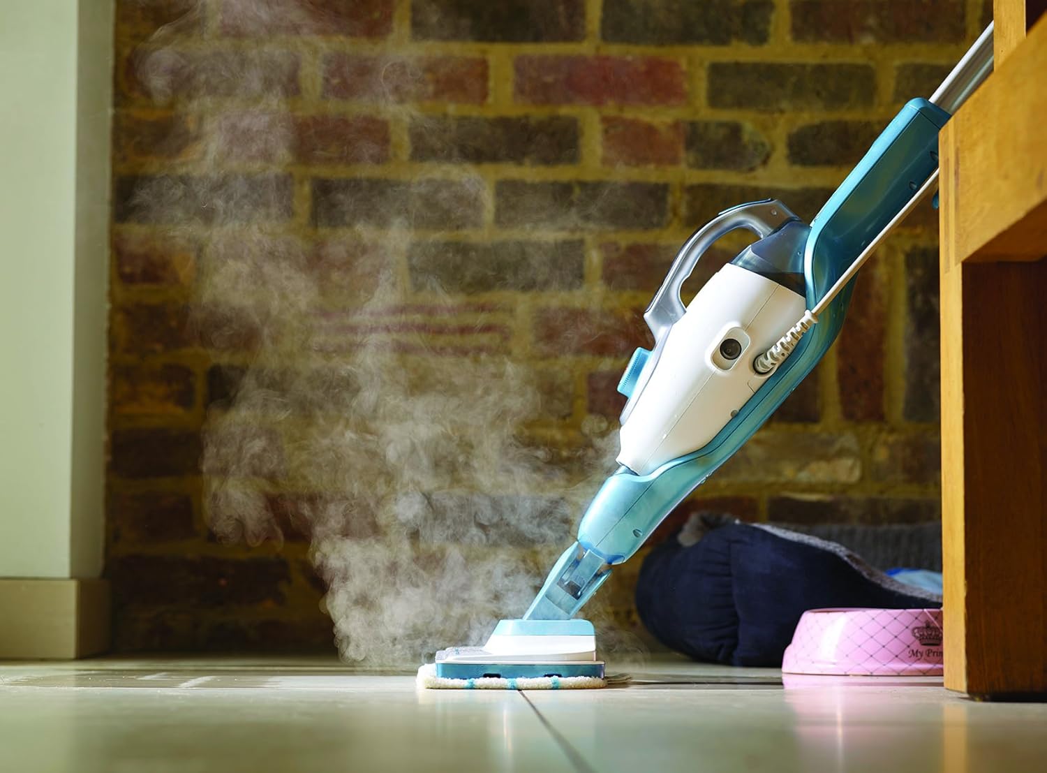 Black+Decker 15-in-1 Dampfbesen Steam-mop (mit Steamitt Dampfhandschuh zur Oberflchenreinigung, AutoSelect für richtige Menge Dampf, 180° drehbarer Reinigungsfu, inkl. 15-tlg Zubehr)