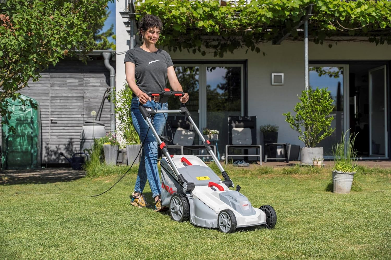 IKRA tosaerba elettrico IERM 2043 T, 2000W, altezza di taglio 30-75mm, larghezza di taglio 43cm, inclusa lama di ricambio & kit mulching