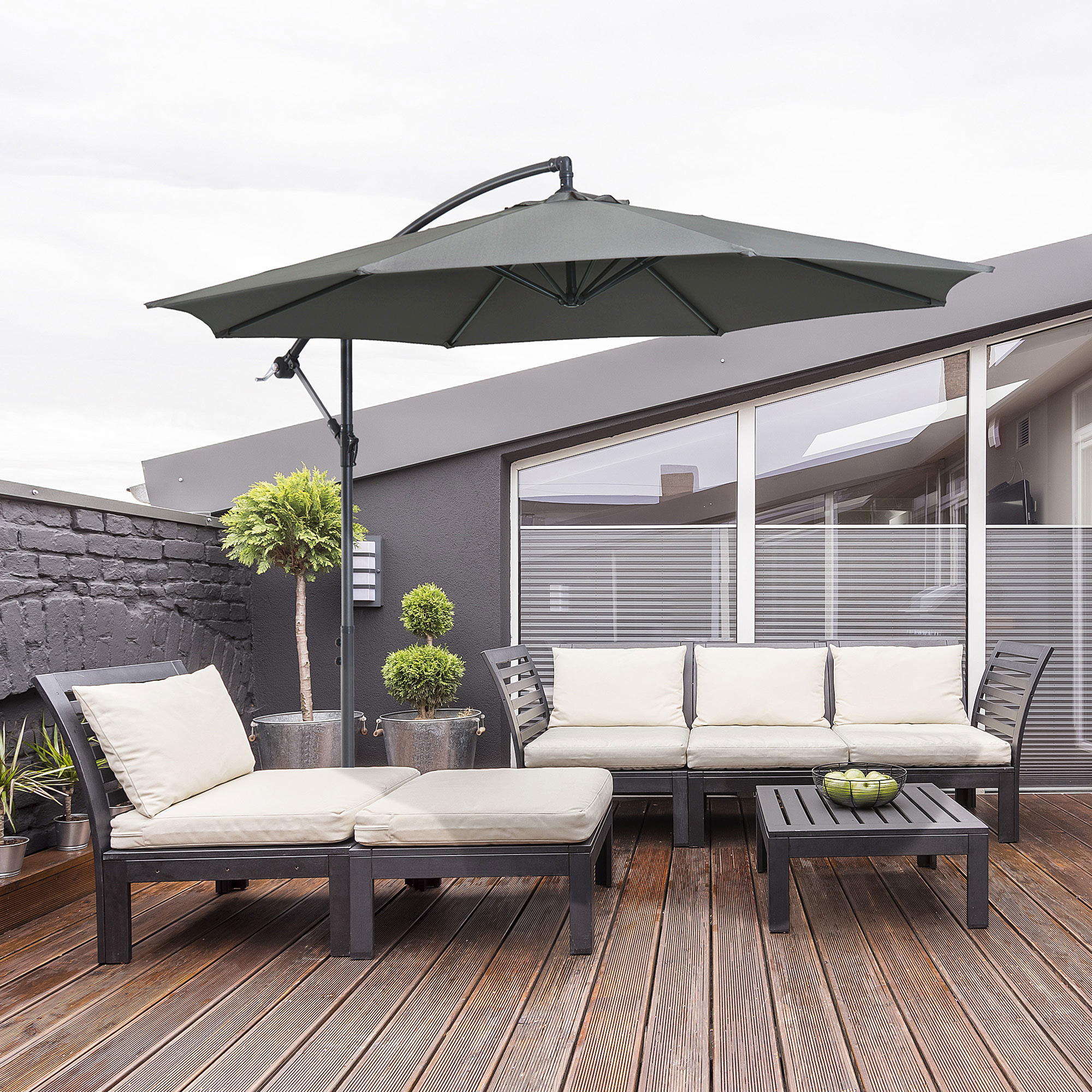 Outsunny Sonnenschirm mit Handkurbel Wetterbeständig  2,95 m x 2,95 m x 2,45 m Polyester Stahl Schwarz