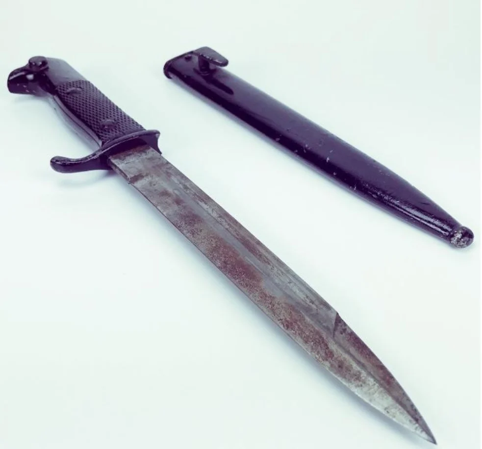 Weapons & Accesories