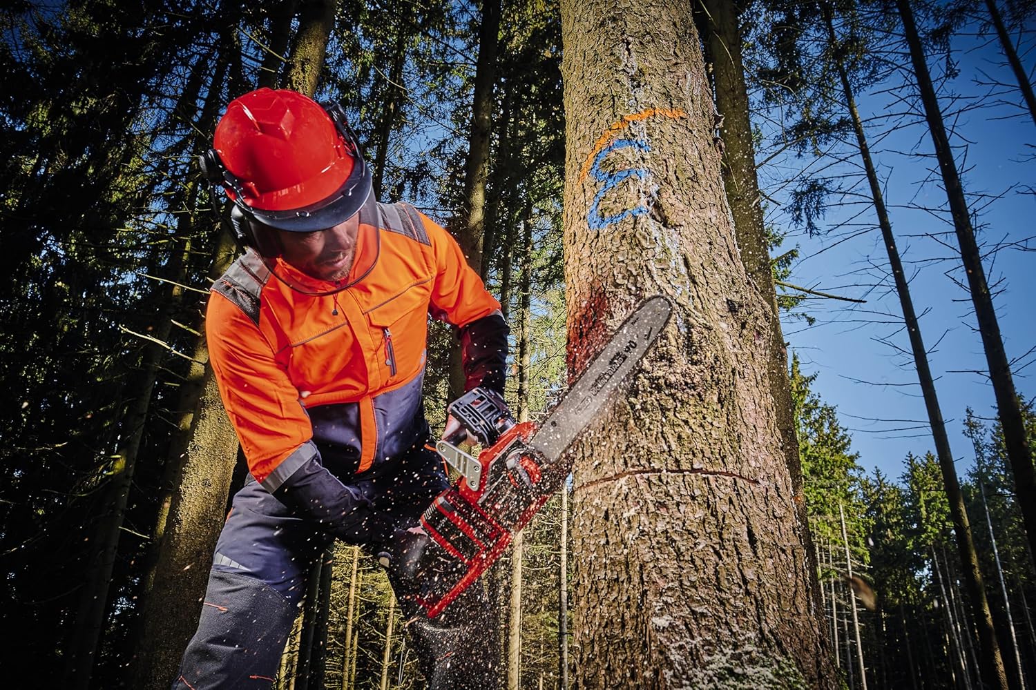 Einhell Akku-Kettensäge GE-LC 36/35 Li Power X-Change (Li-Ion, 36 V, 33 cm Schnittlänge, 15 m/s Schnittgeschwindigkeit, bürstenloser Elektromotor, inkl. 2x 4,0 Ah Akkus und Twincharger)