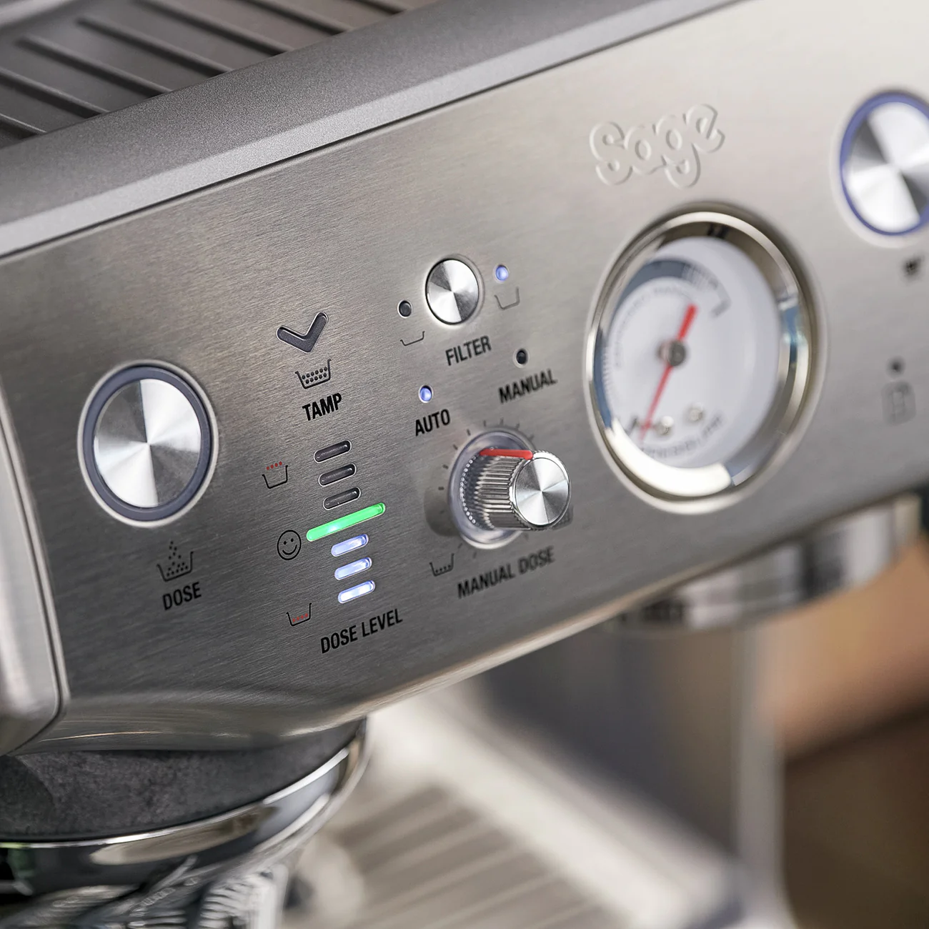 Sage Barista Express Impress ?C Halfautomatische Espressomachine met Slim Doseringssysteem ?C RVS