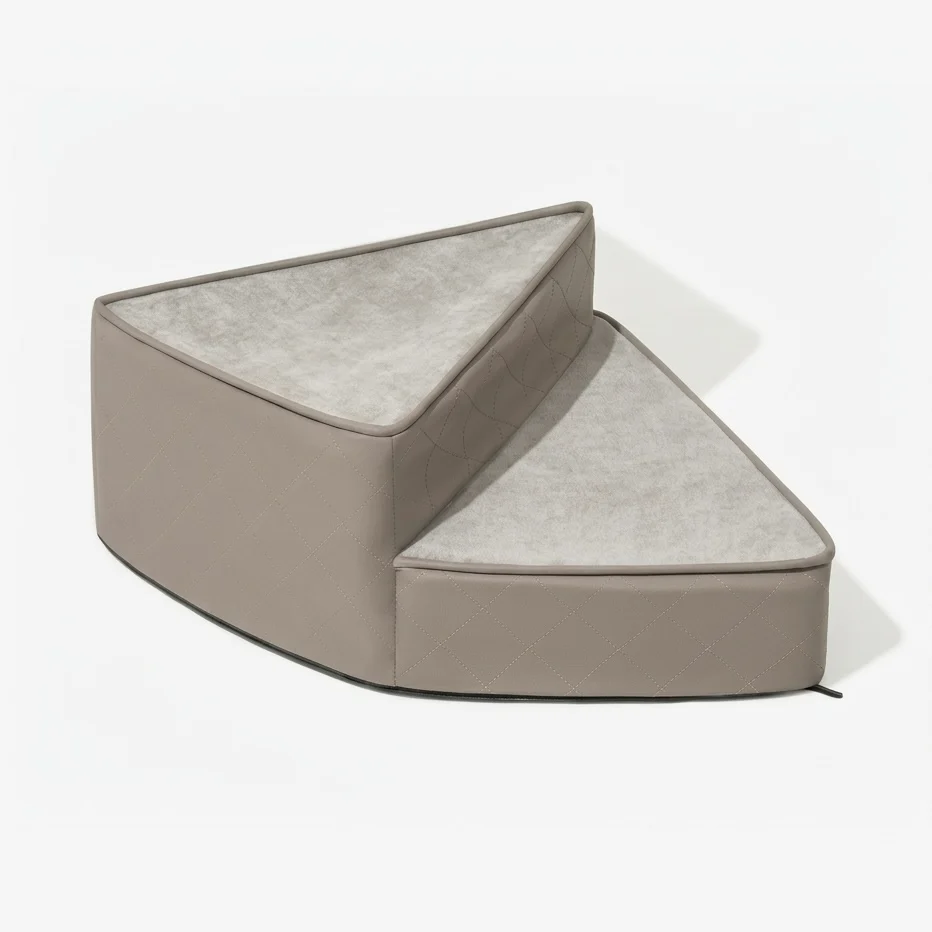 Spiral Dog Stairs �C Water-Repellent Faux Leather & Joint-Friendly Sponge