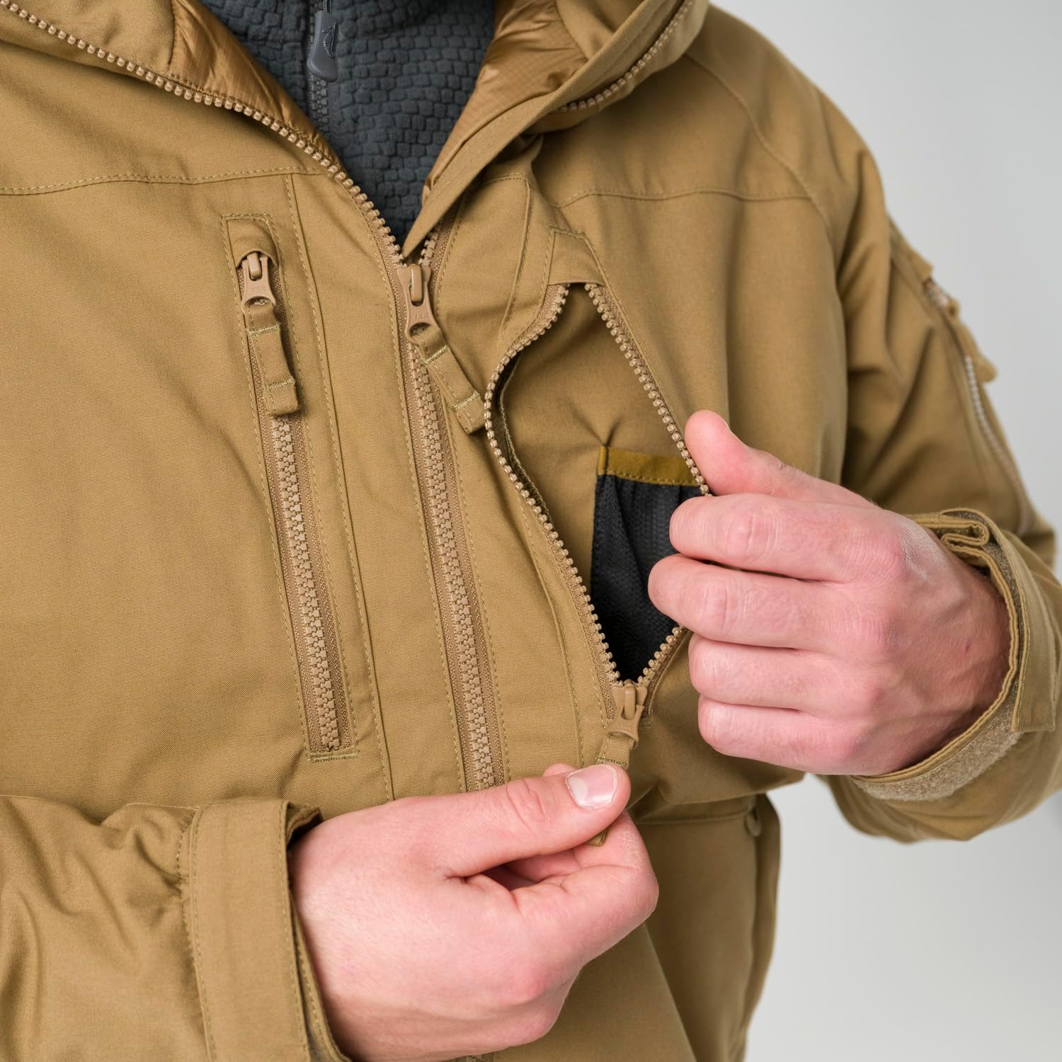 Helikon-Tex Winter Yukon Herren Tactical Jacke - Robuste Bushcraft Winterjacke - Climashield Isolierung - 8 Taschen