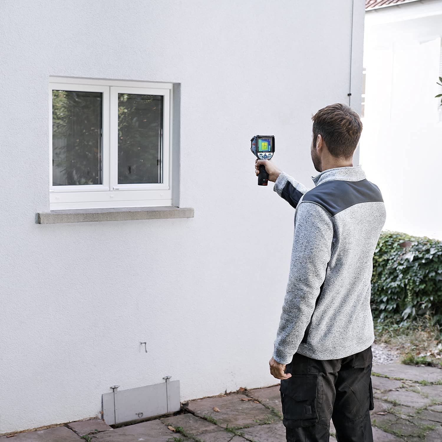 Bosch Professional Termocamera con sistema 12 V GTC 600 C (1 batteria da 12 V, con funzione app, intervallo di temperatura: da -20 °C a +600 °C, risoluzione: 256x192 px, in L-Boxx)